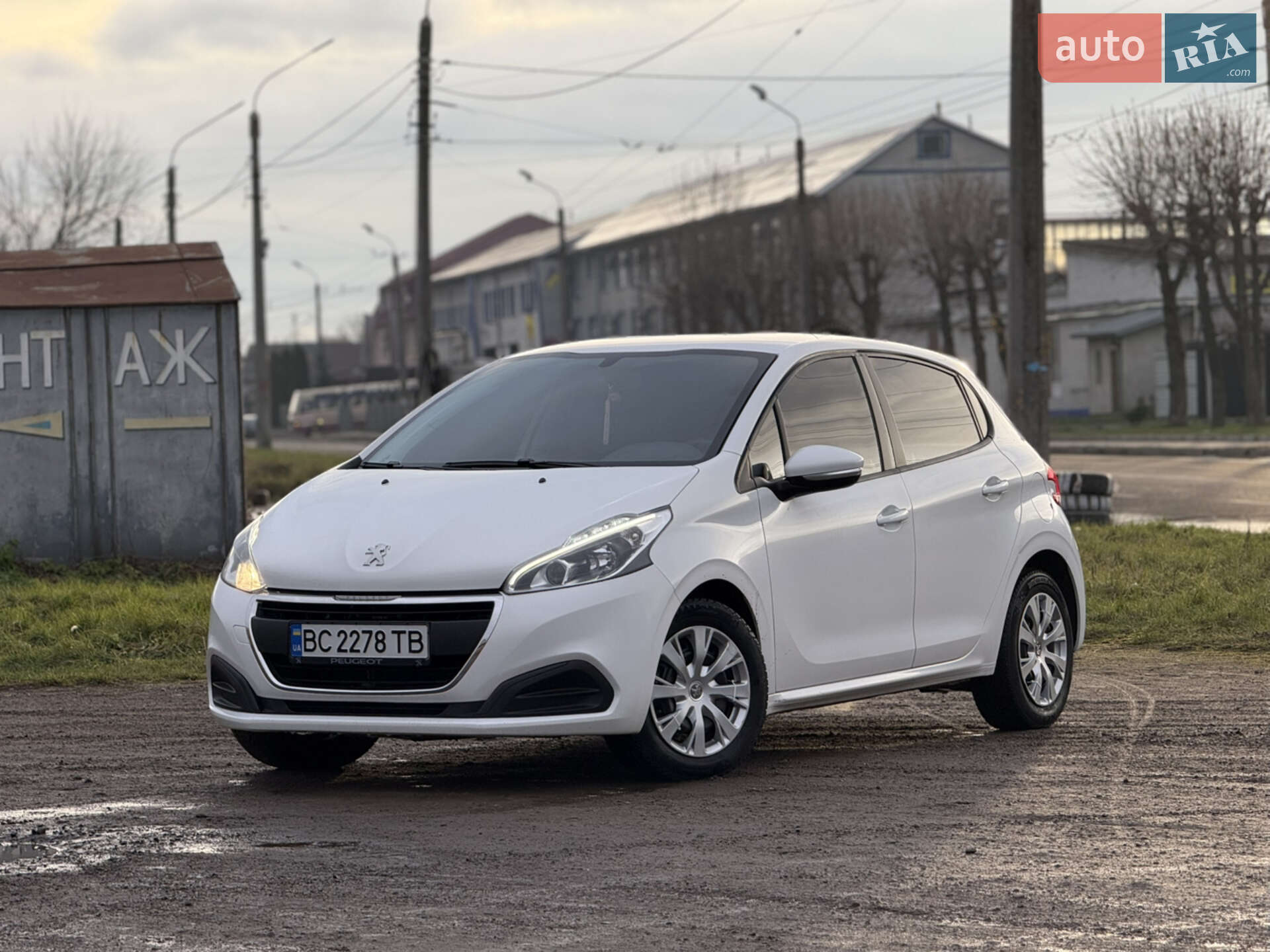 PEUGEOT 208 2018
