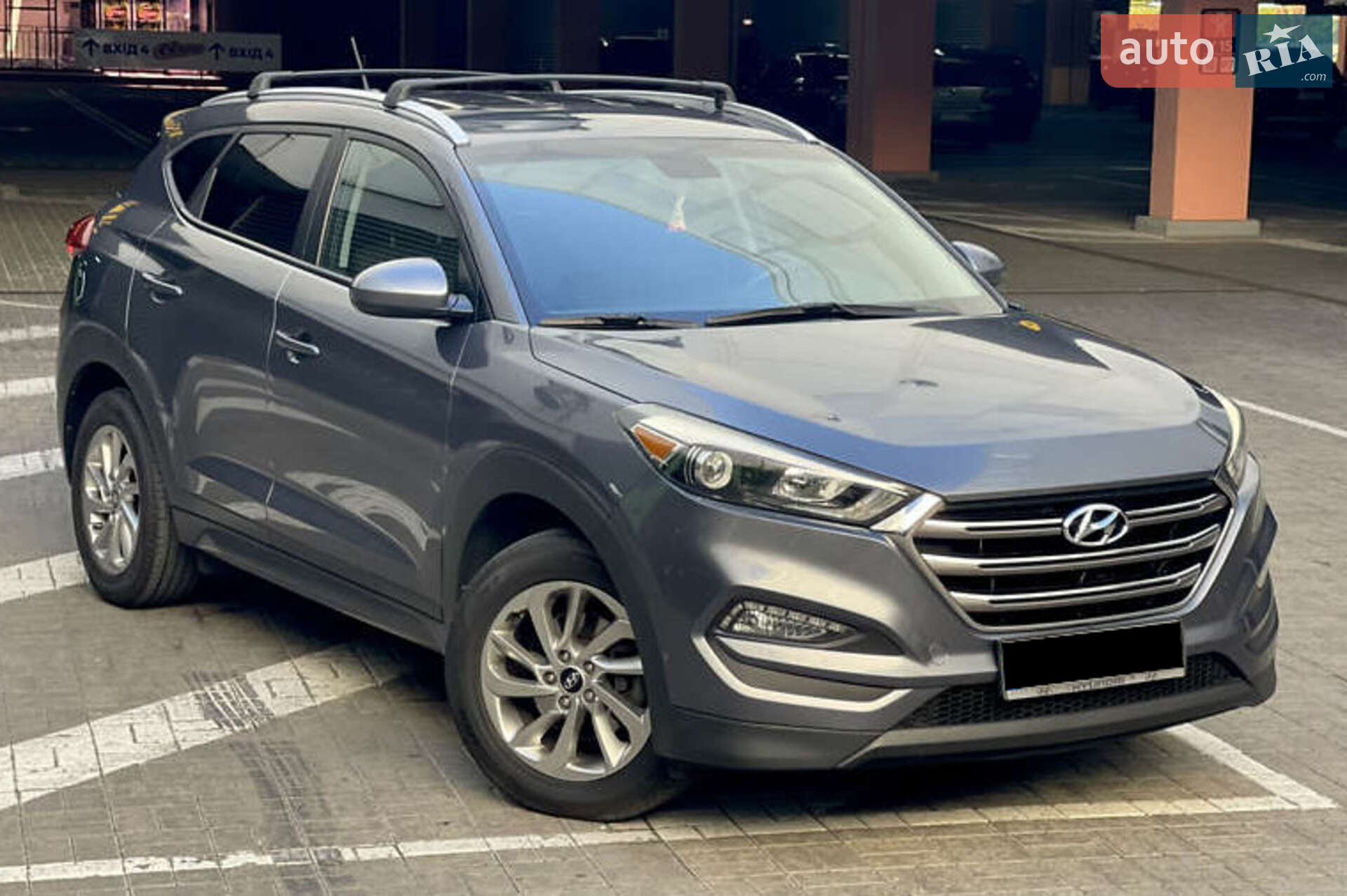 Головне фото звіту автомобіля HYUNDAI TUCSON 2016