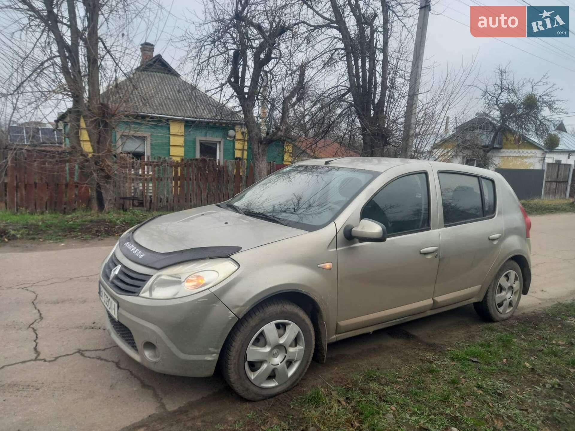 Головне фото звіту автомобіля RENAULT SANDERO 2012