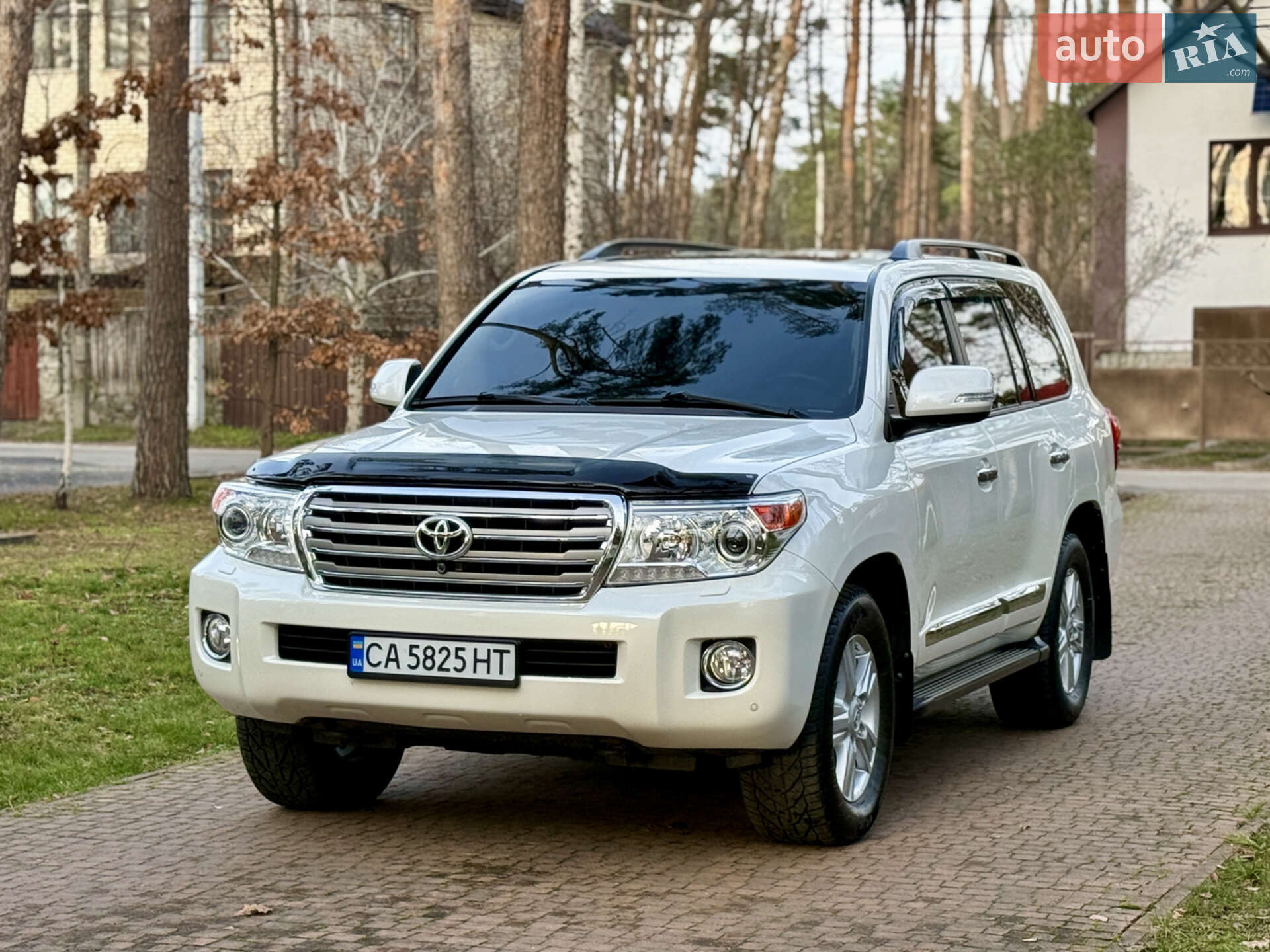 Головне фото звіту автомобіля TOYOTA LAND CRUISER 200 2012
