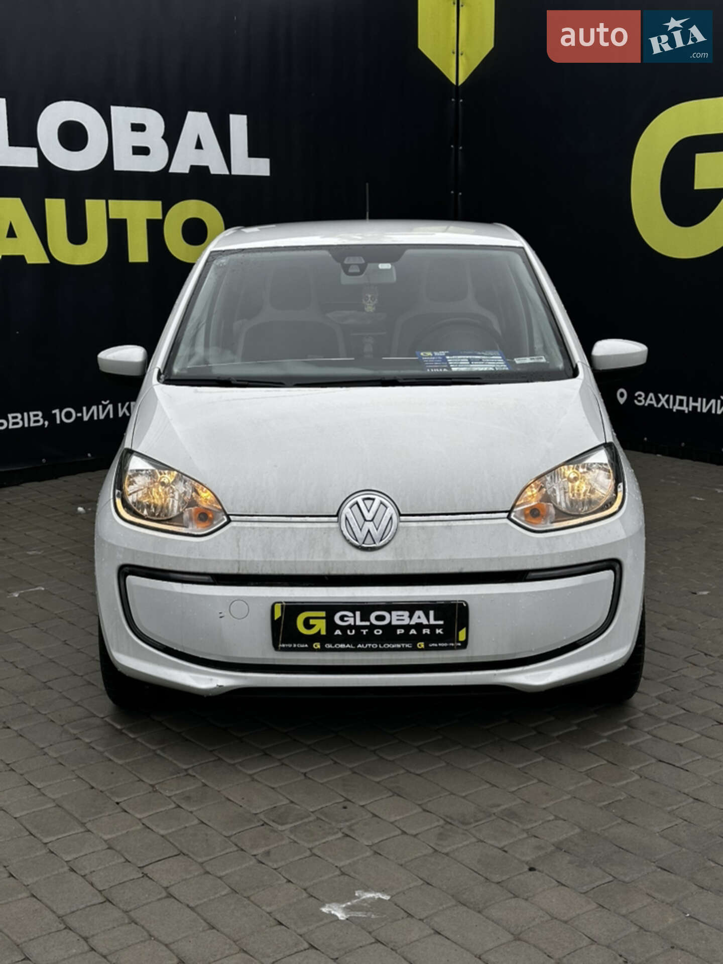 VOLKSWAGEN E-UP 2013