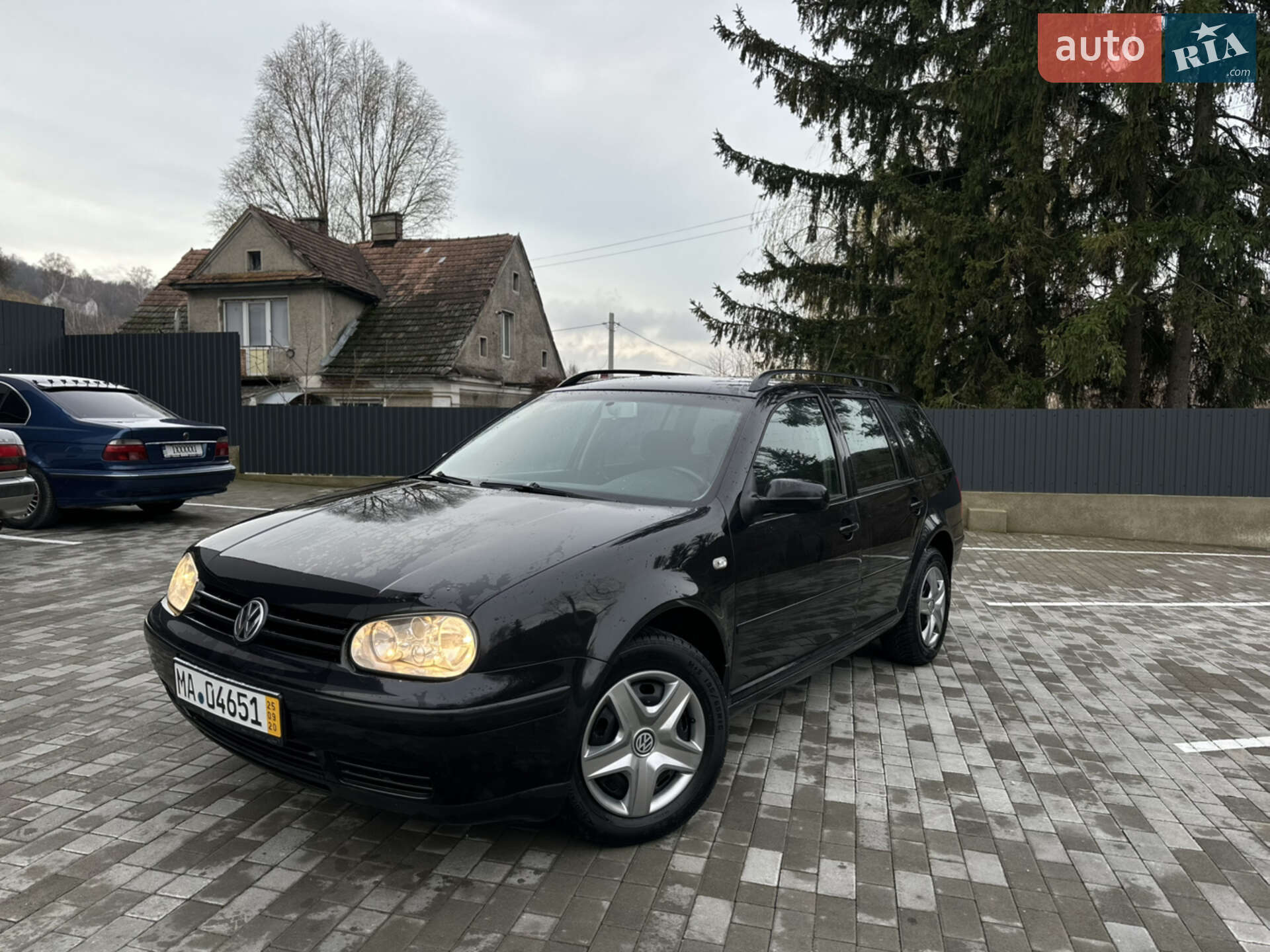VOLKSWAGEN GOLF 2003