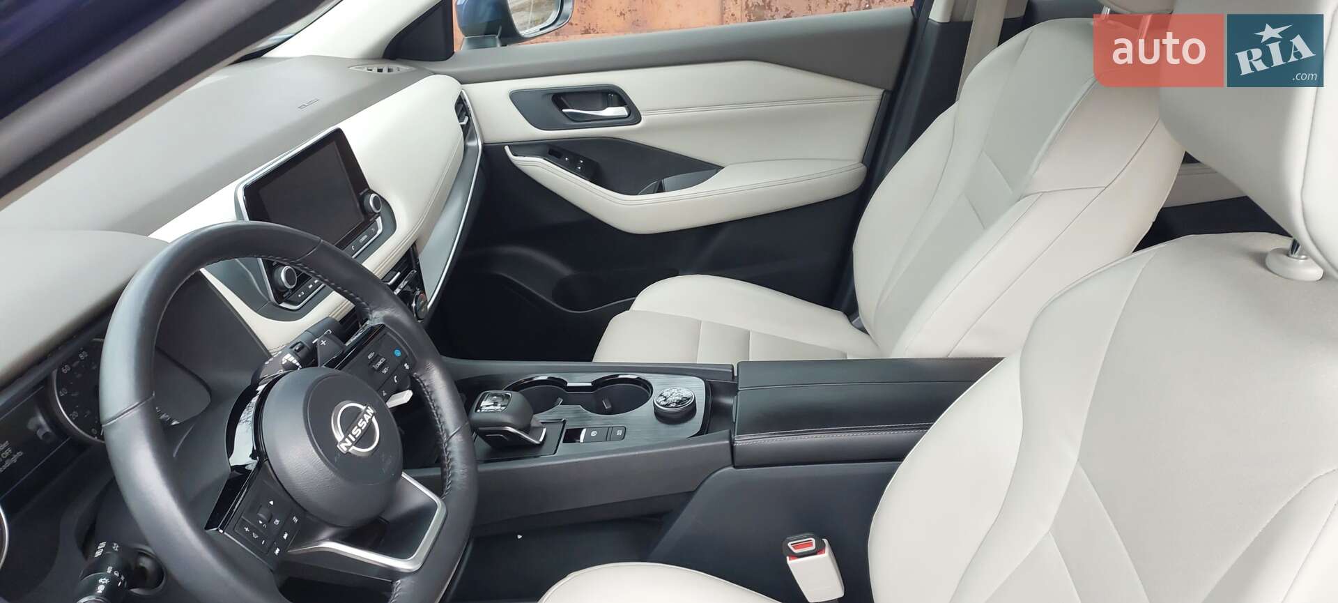 Головне фото звіту автомобіля NISSAN ROGUE 2022