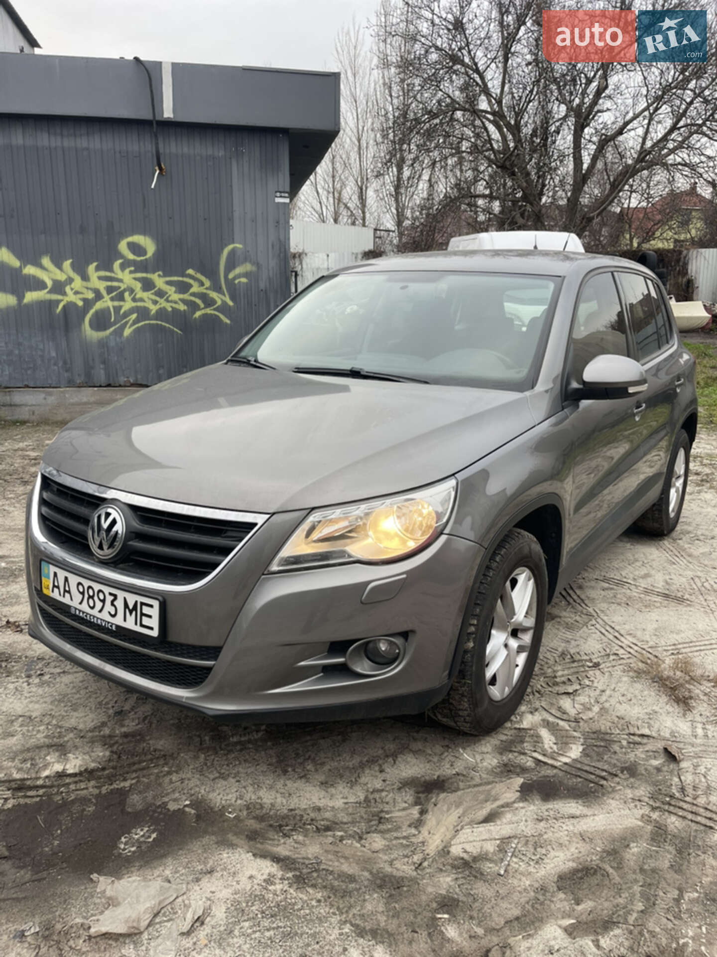 VOLKSWAGEN TIGUAN 2011