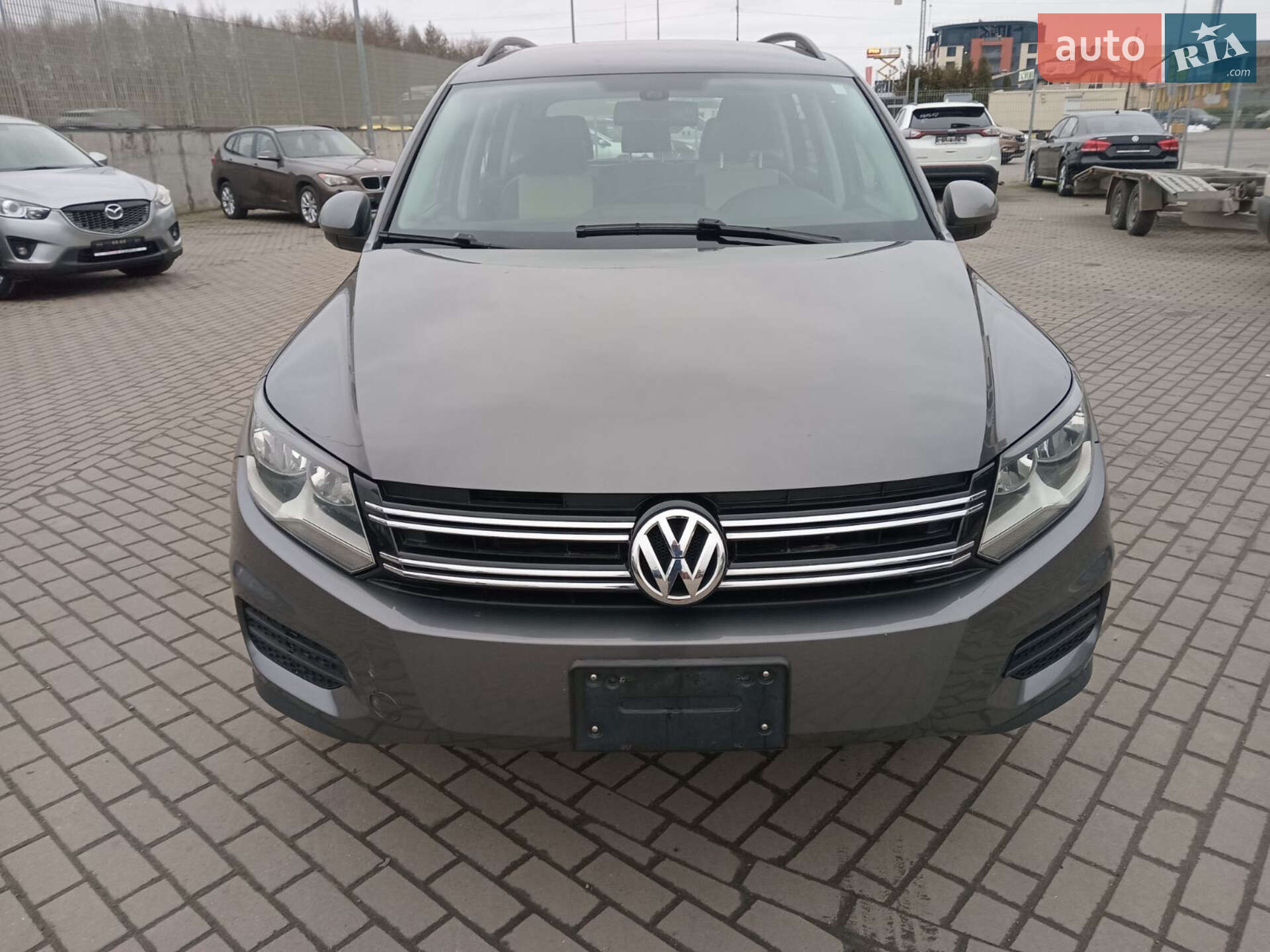 VOLKSWAGEN TIGUAN 2016