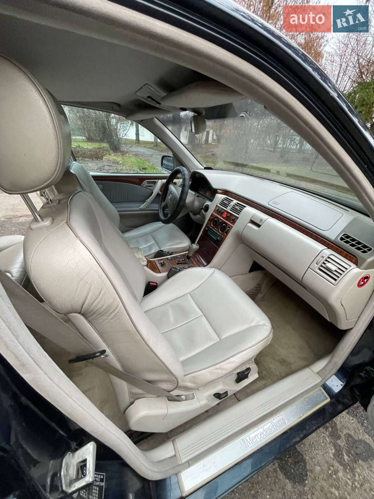 MERCEDES-BENZ E 280 2000