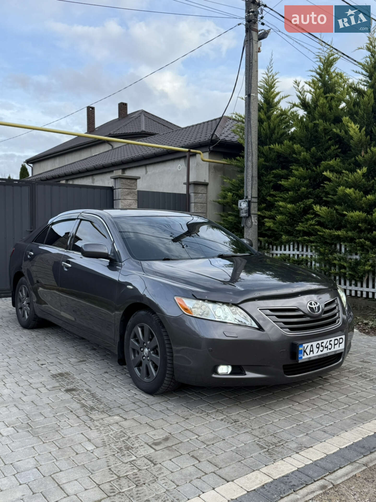 TOYOTA CAMRY