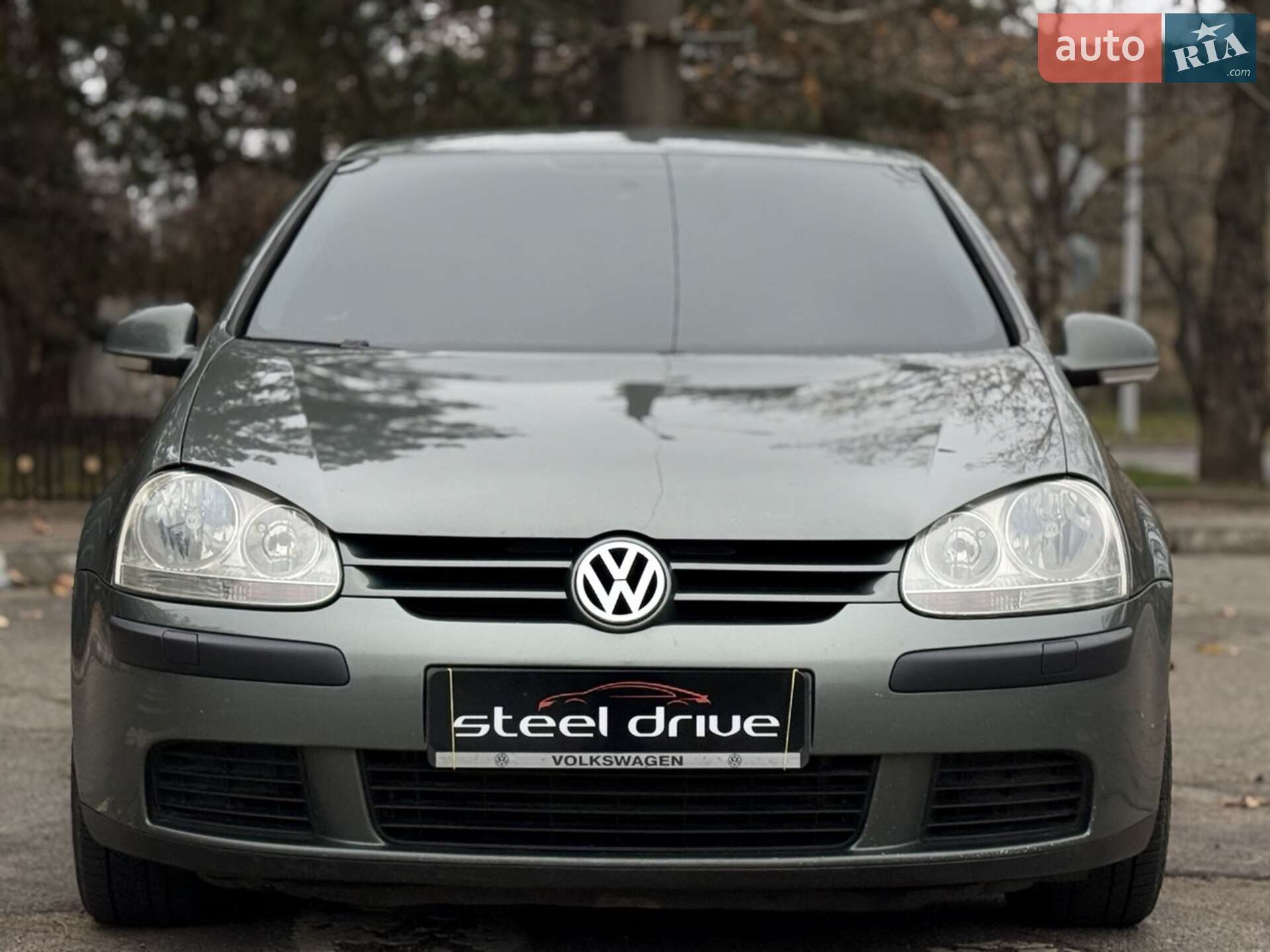 VOLKSWAGEN GOLF 2004