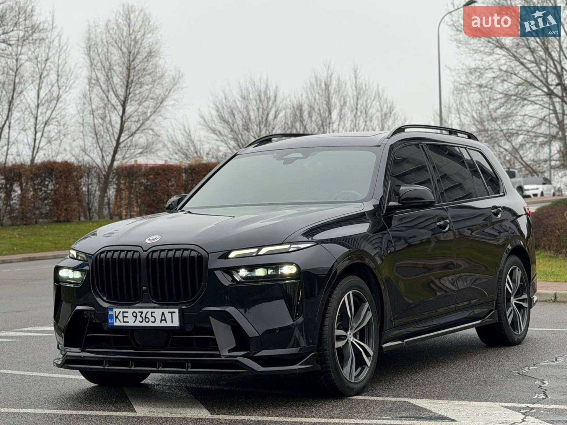 Головне фото звіту автомобіля BMW X7 2022