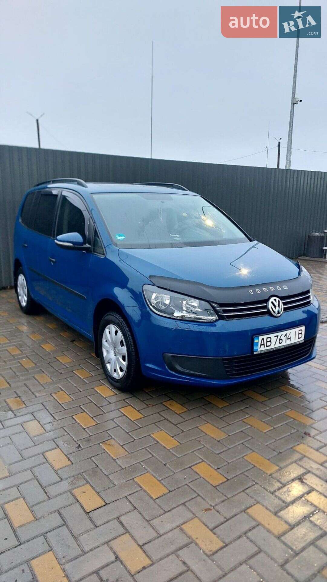 VOLKSWAGEN TOURAN 2012