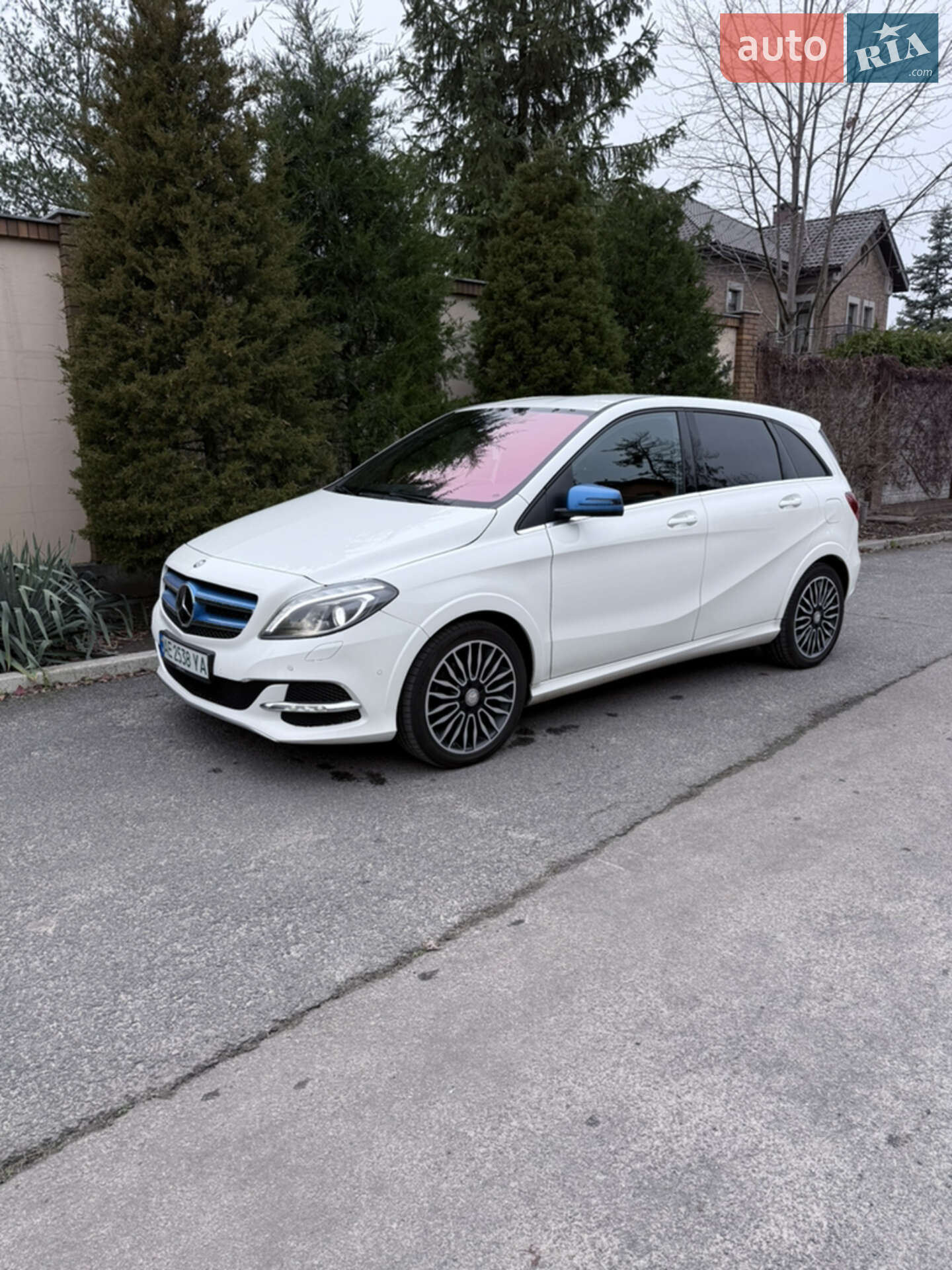 MERCEDES-BENZ B 250E 2016