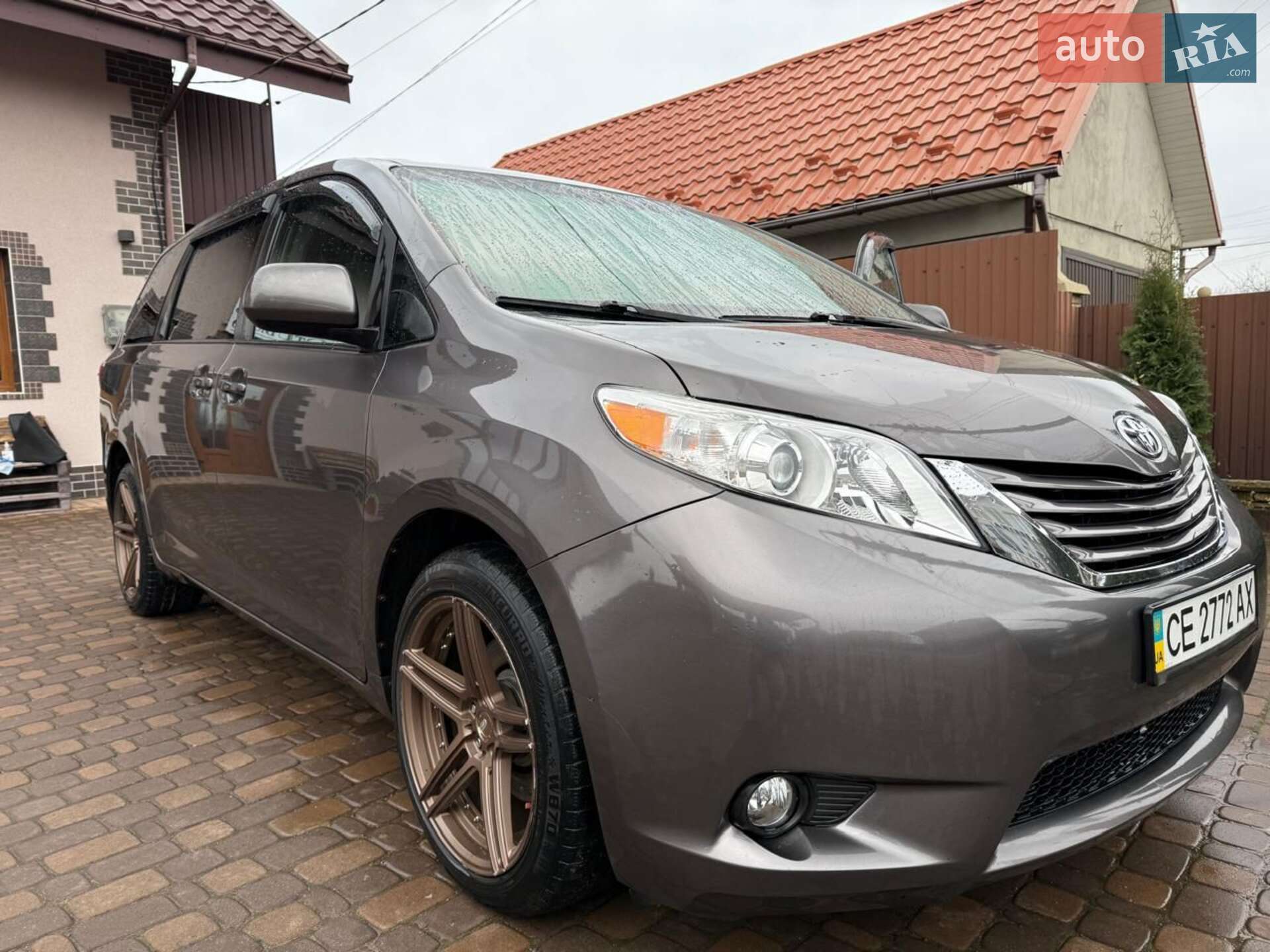 TOYOTA SIENNA 2015