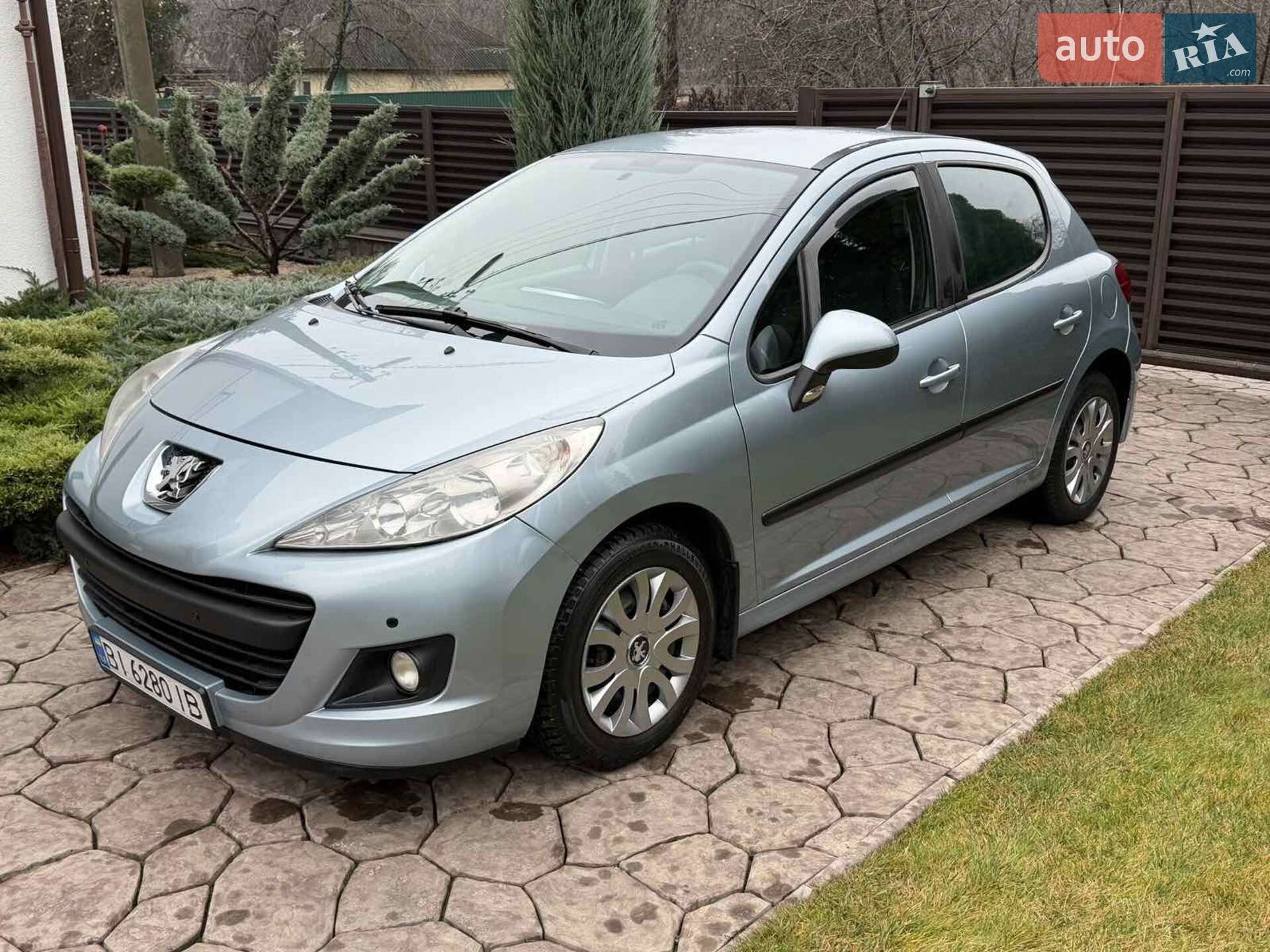 Головне фото звіту автомобіля PEUGEOT 207 2010