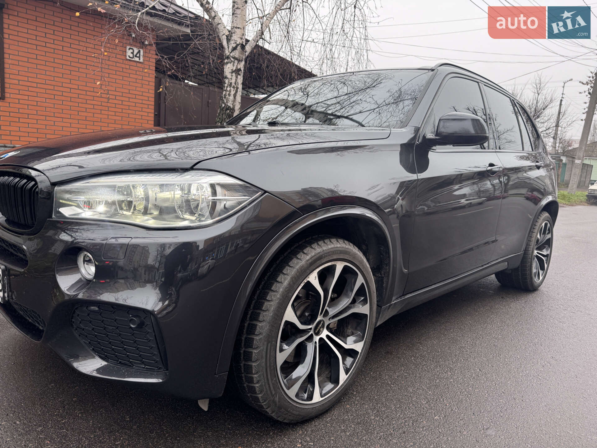 Головне фото звіту автомобіля BMW X5 2016