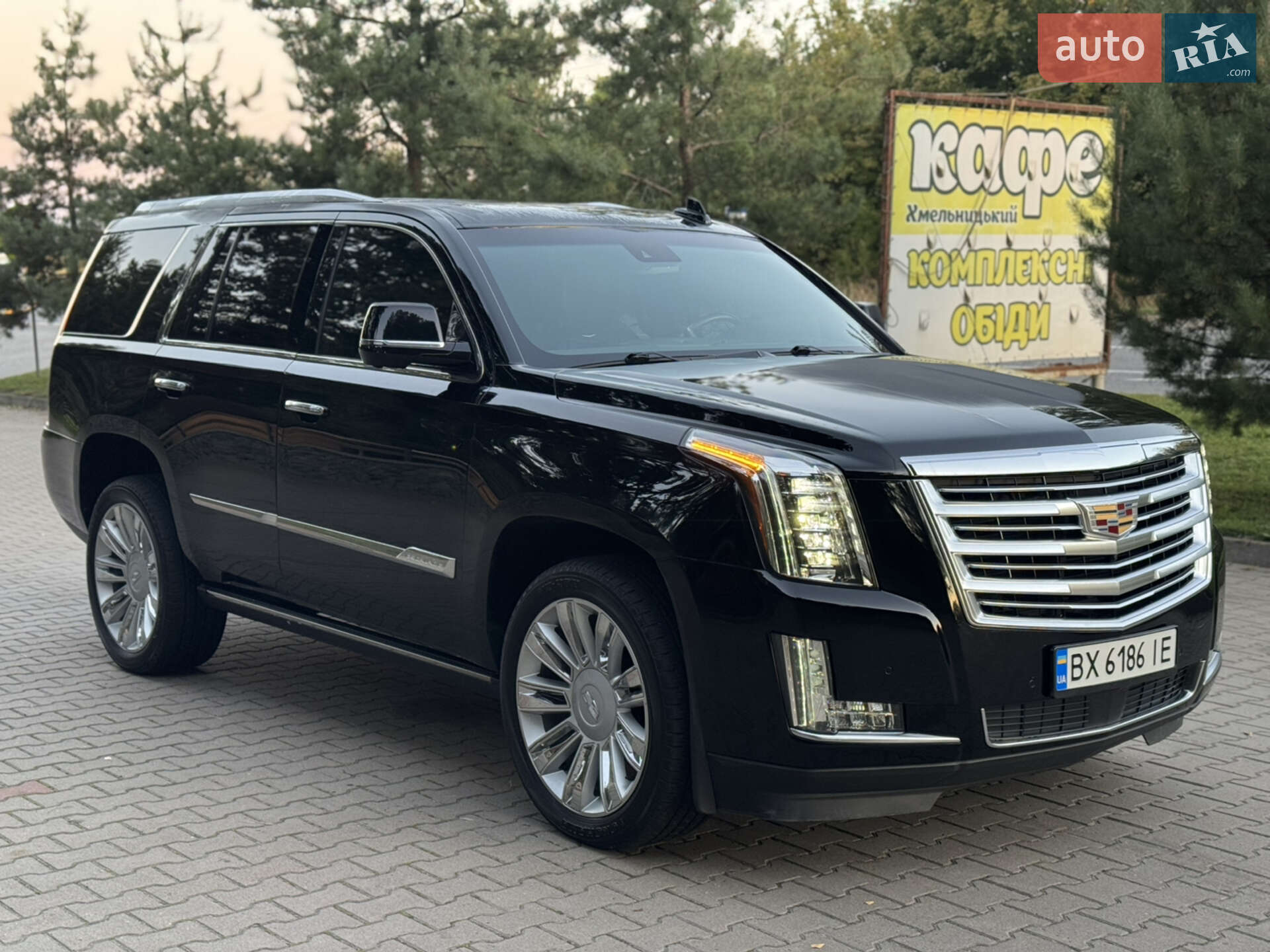 CADILLAC ESCALADE 2016
