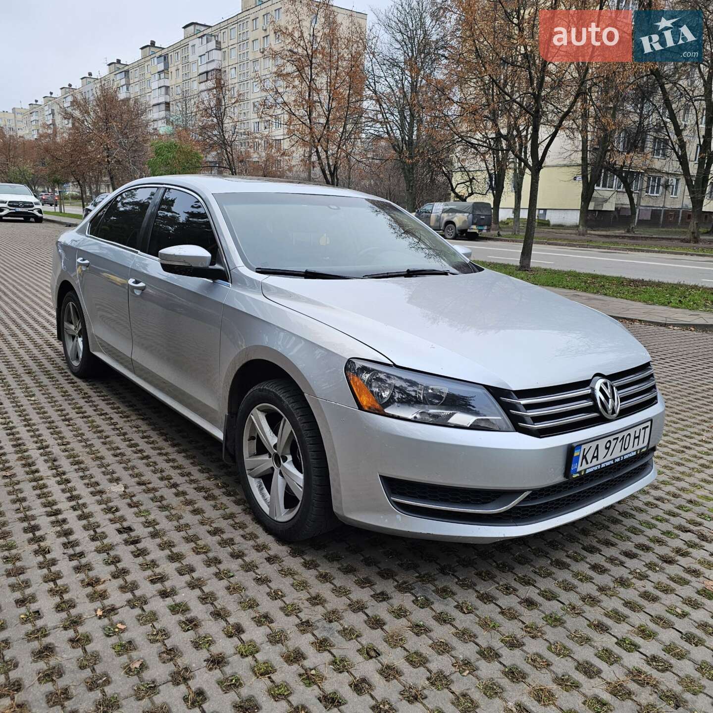 VOLKSWAGEN PASSAT 2012