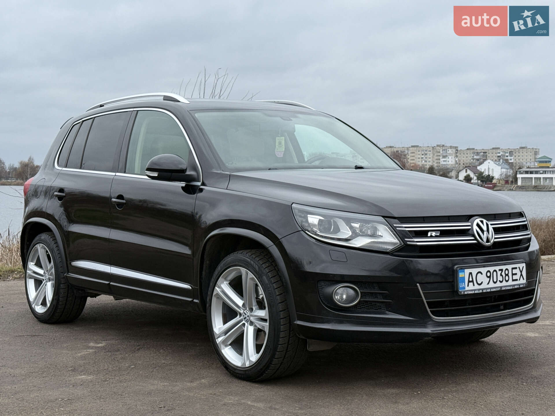 VOLKSWAGEN TIGUAN 2012