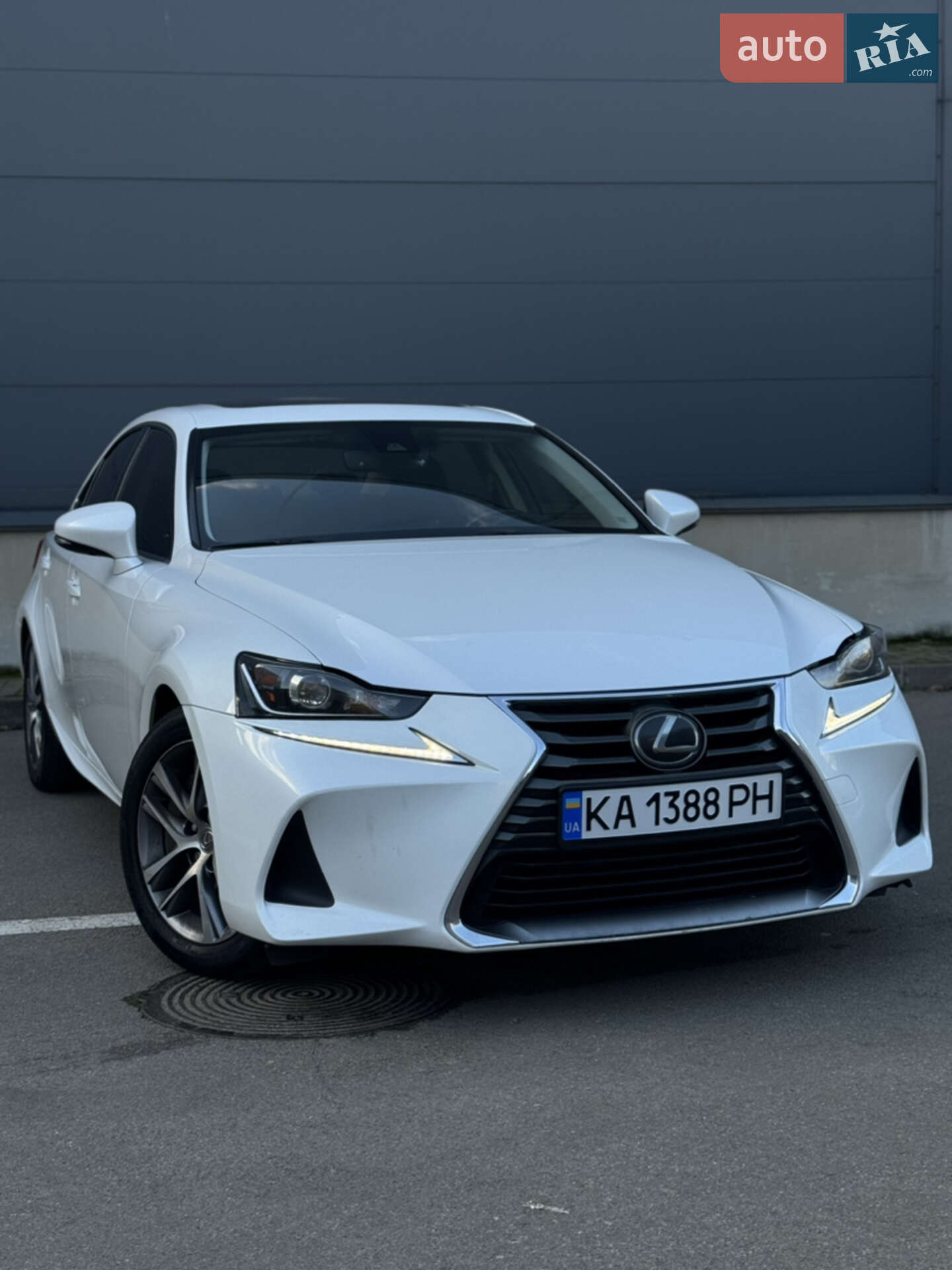 LEXUS IS 300 2017