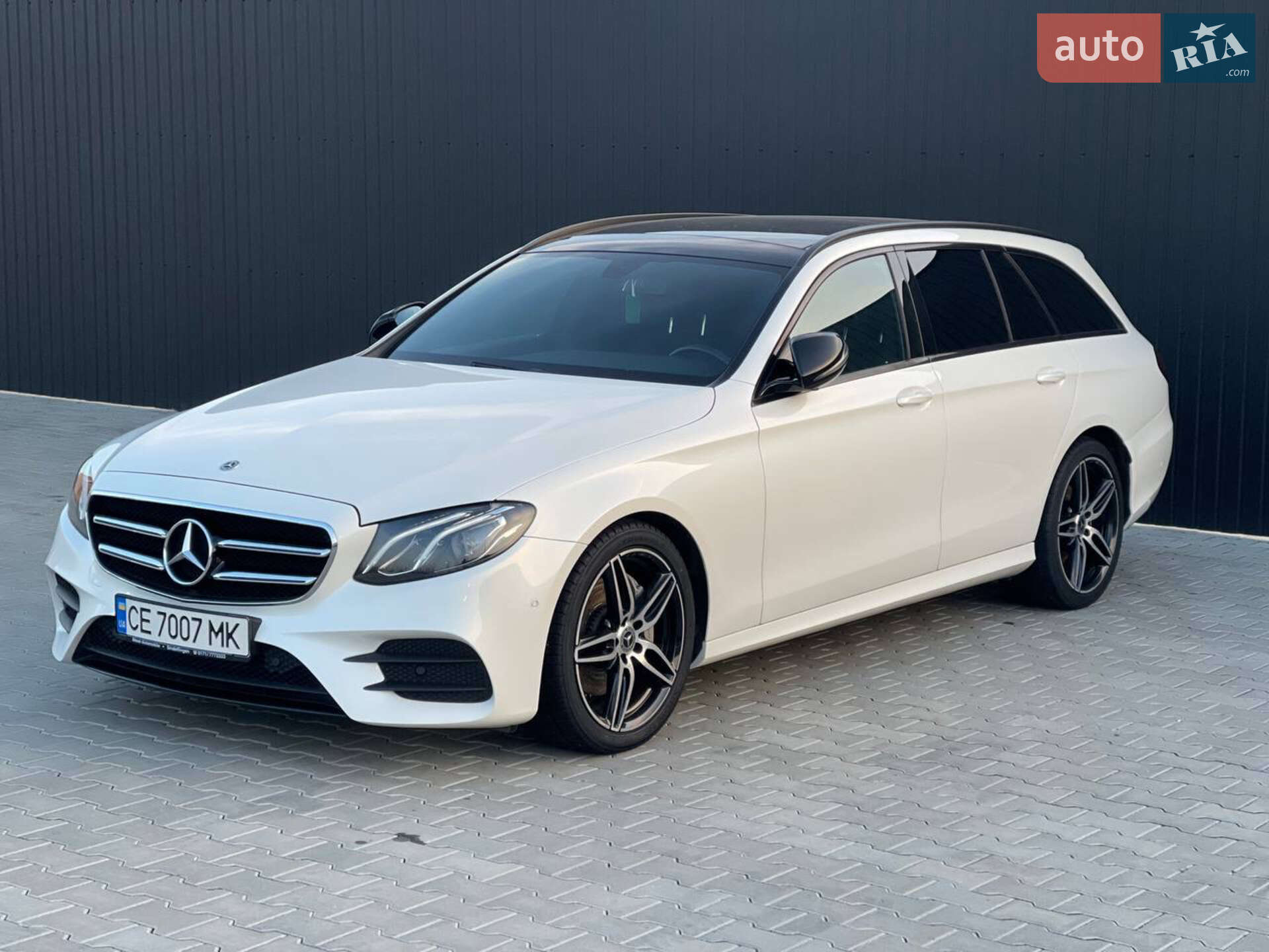 MERCEDES-BENZ E 220 D
