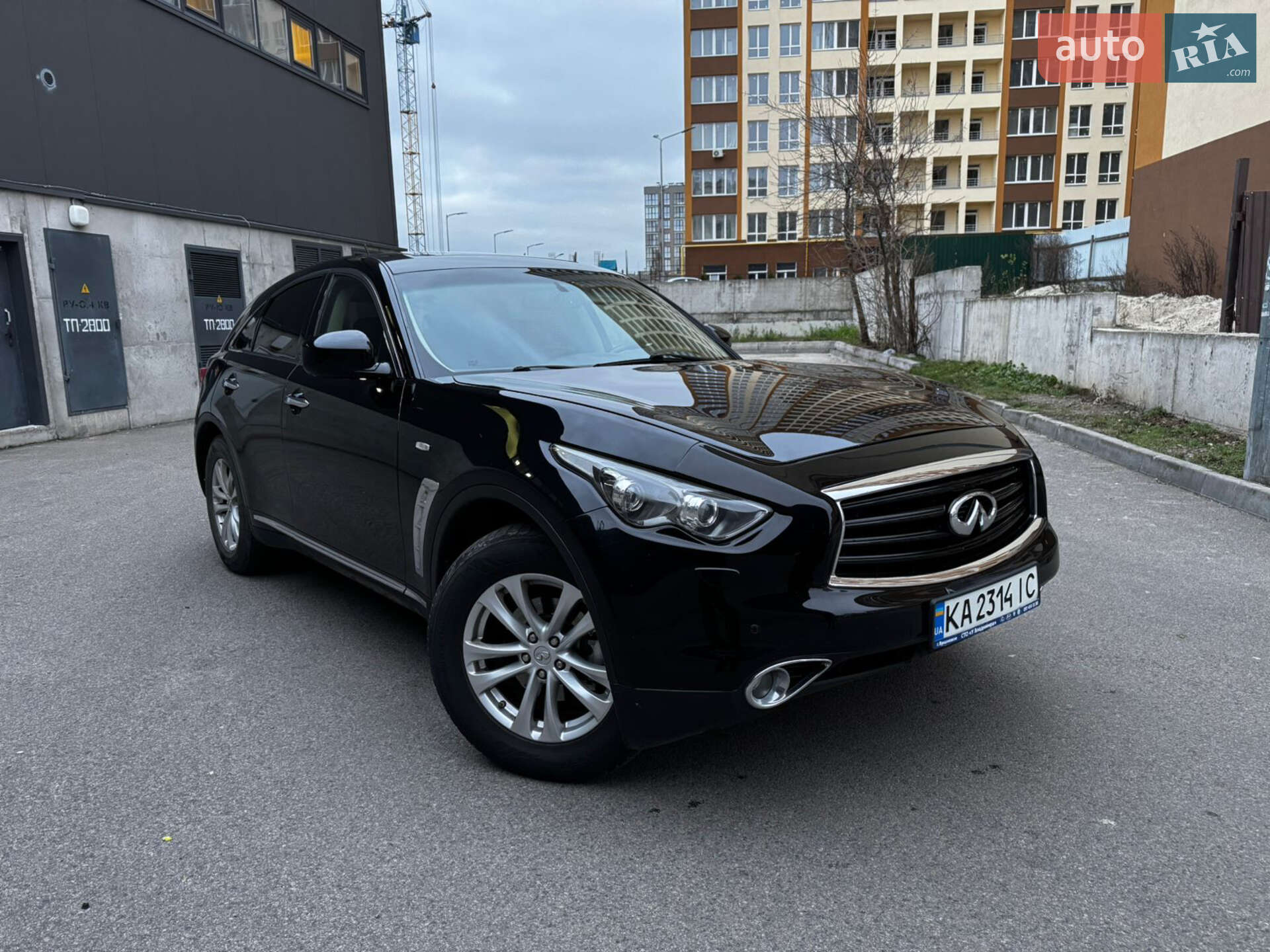 INFINITI QX70 2013