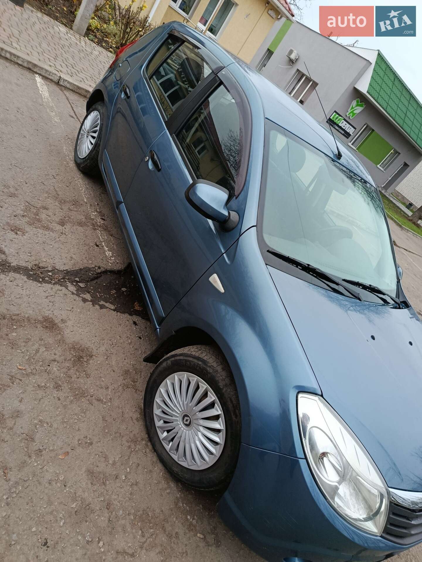 RENAULT SANDERO 2010