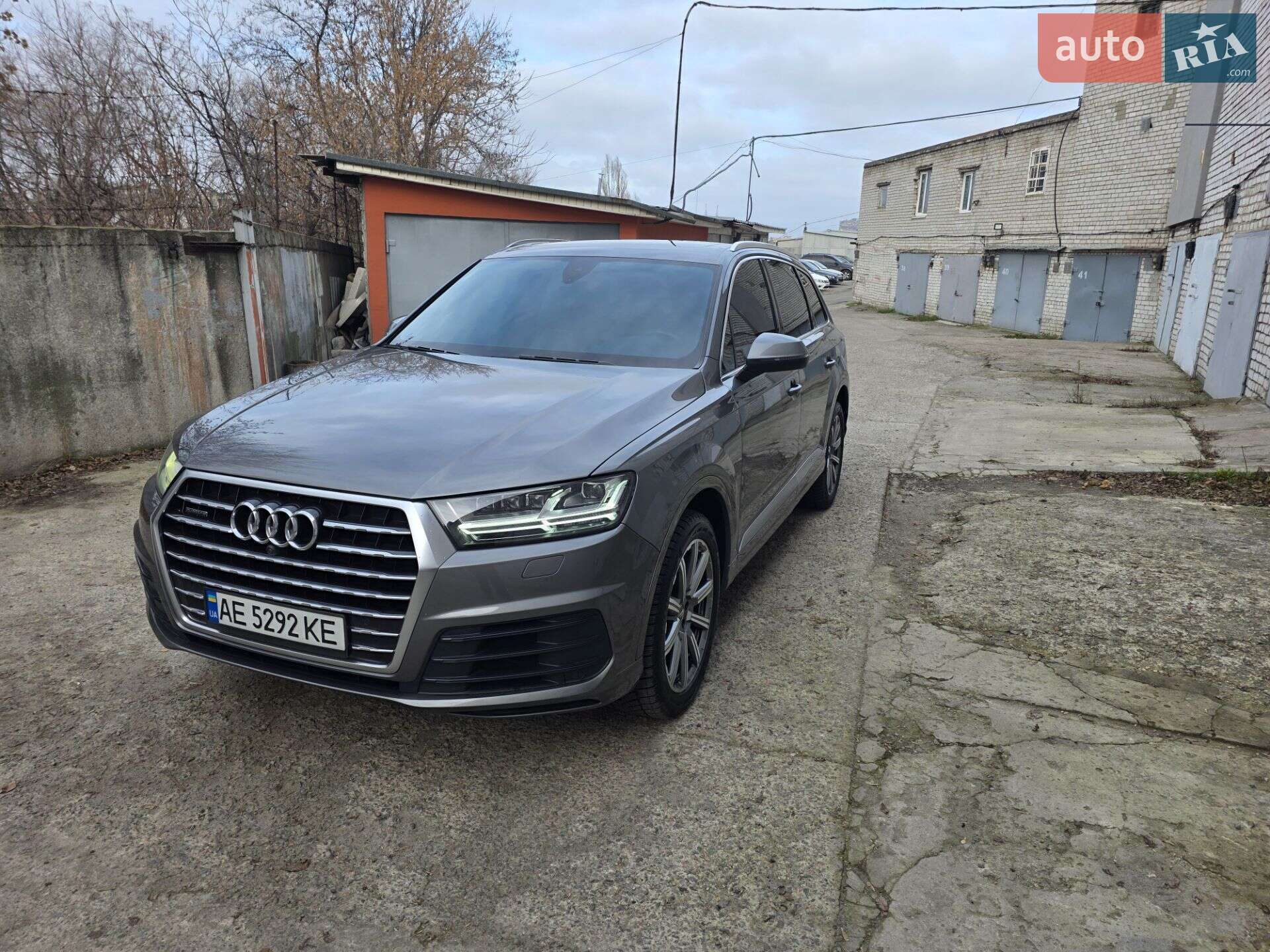 Головне фото звіту автомобіля AUDI Q7 2017