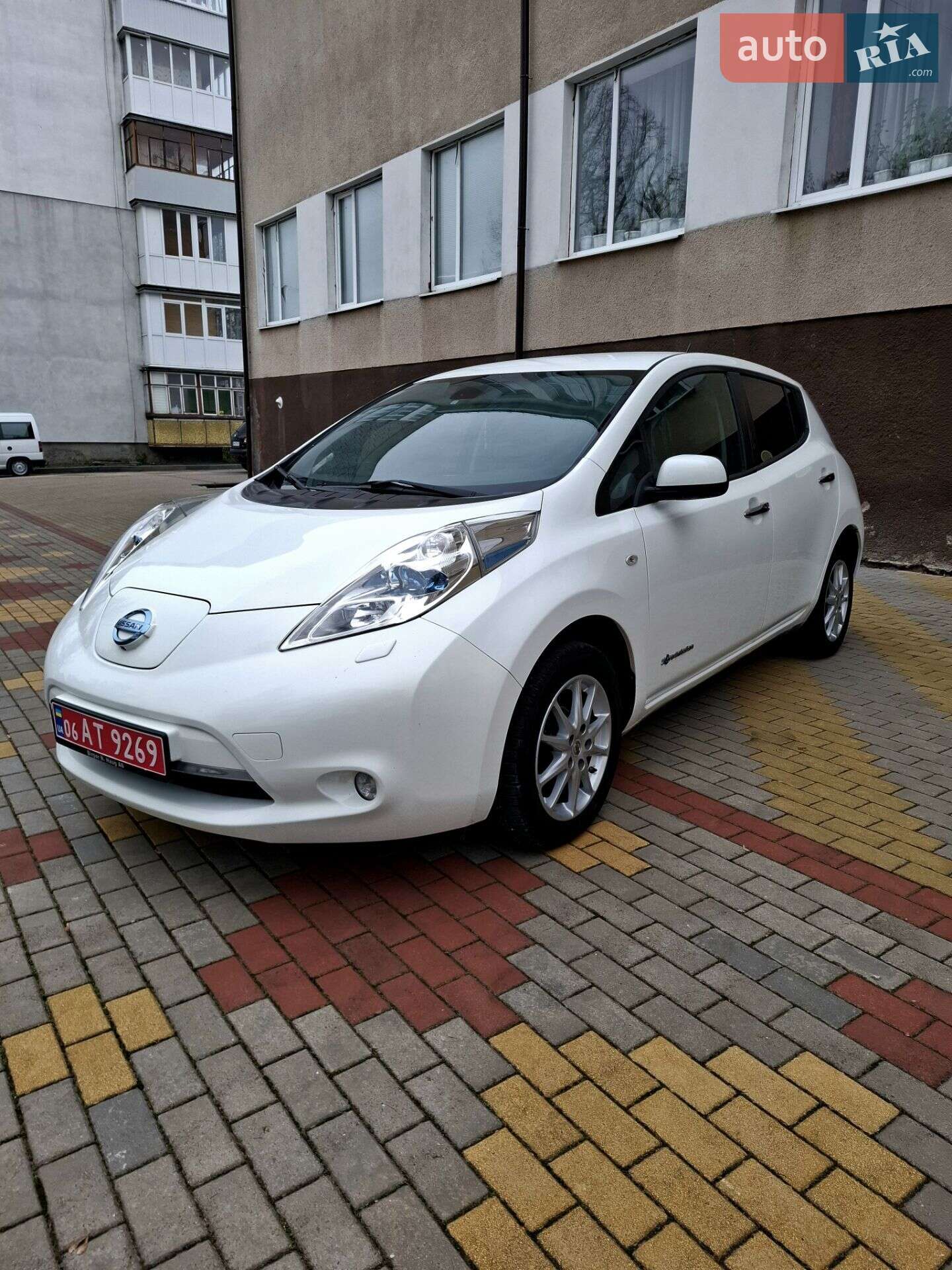 Головне фото звіту автомобіля NISSAN LEAF 2014