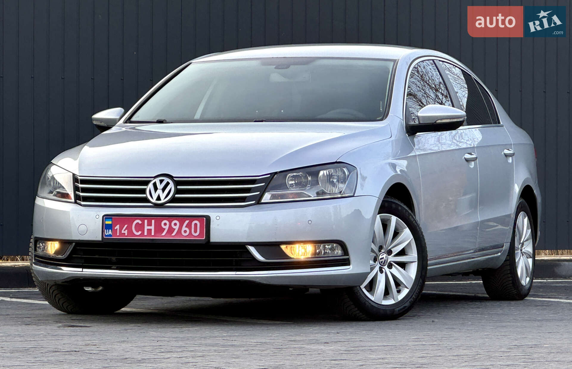 VOLKSWAGEN PASSAT 2011