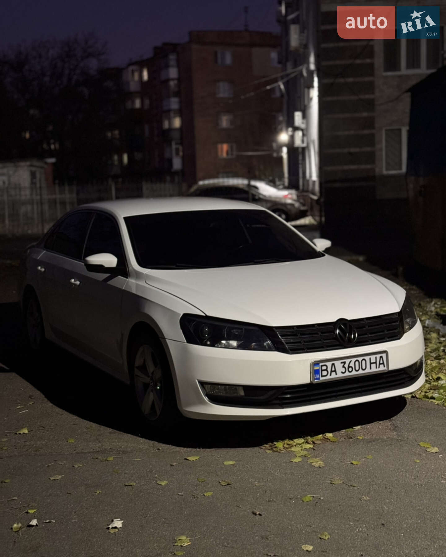 VOLKSWAGEN PASSAT 2012