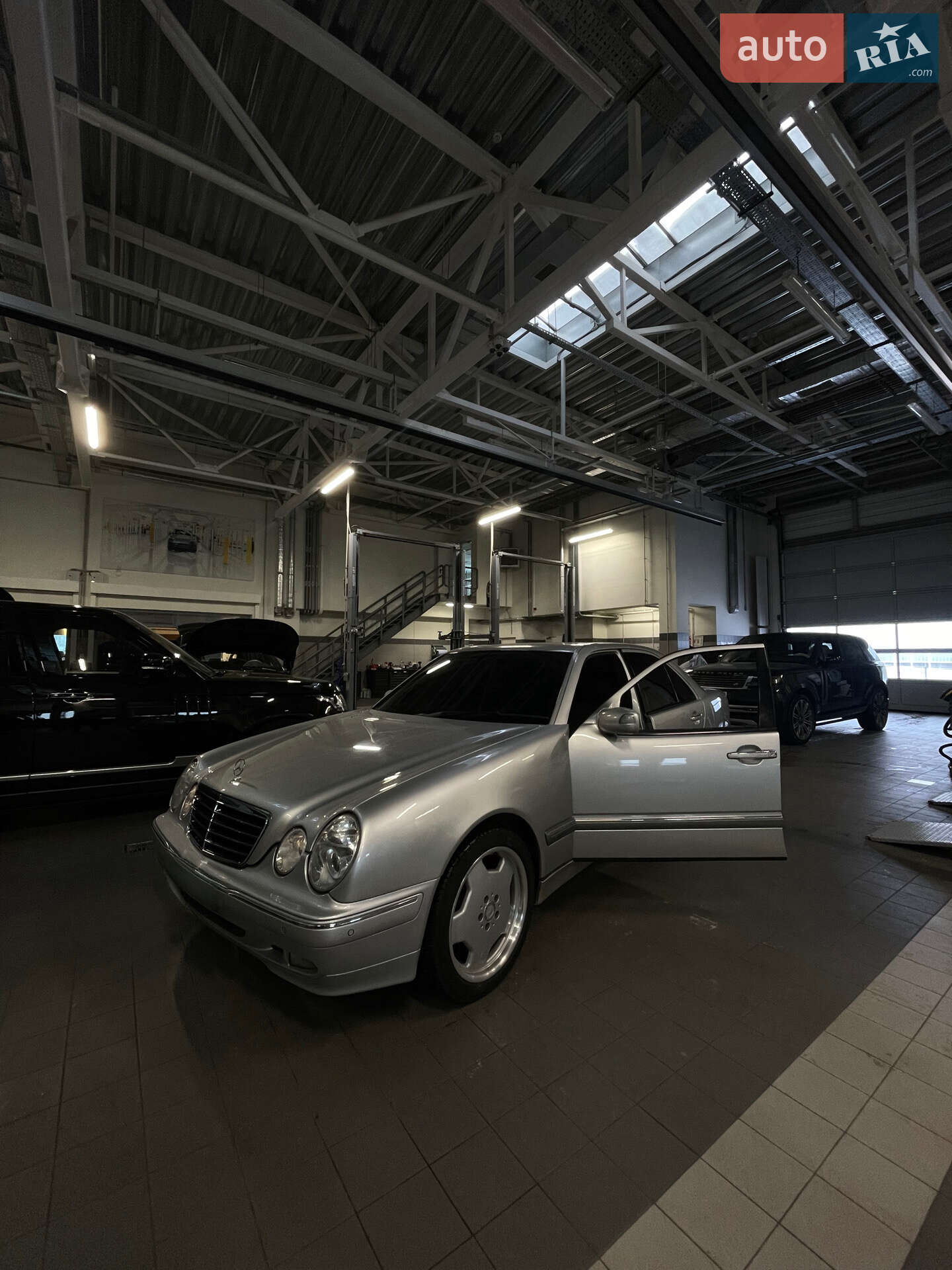 MERCEDES-BENZ E 240 2000