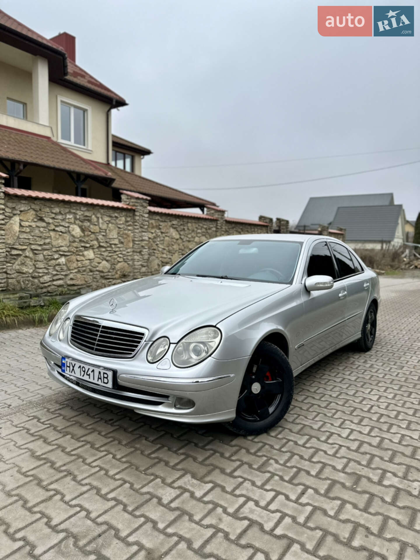 Головне фото звіту автомобіля MERCEDES-BENZ E 220 2003