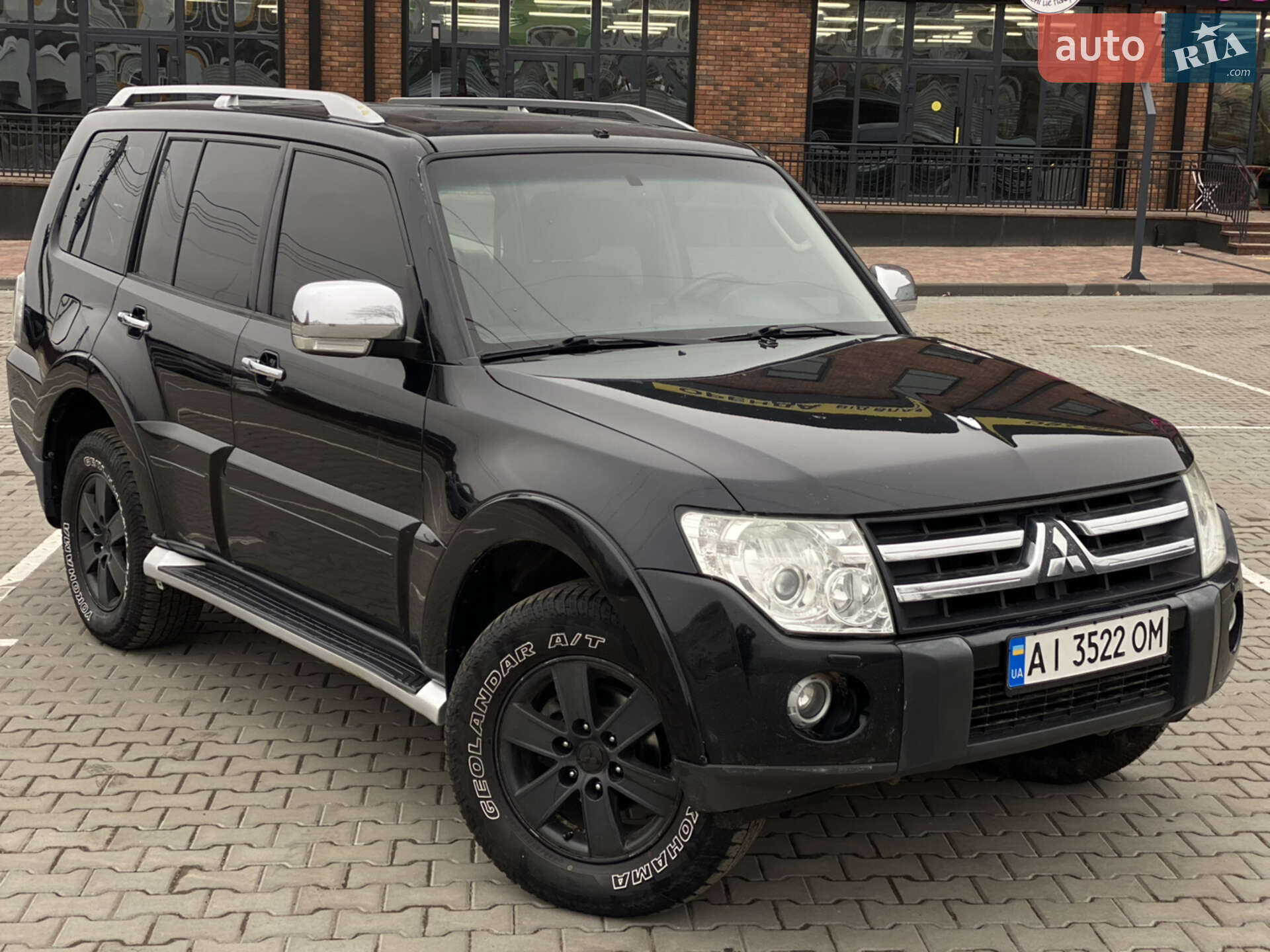 MITSUBISHI PAJERO