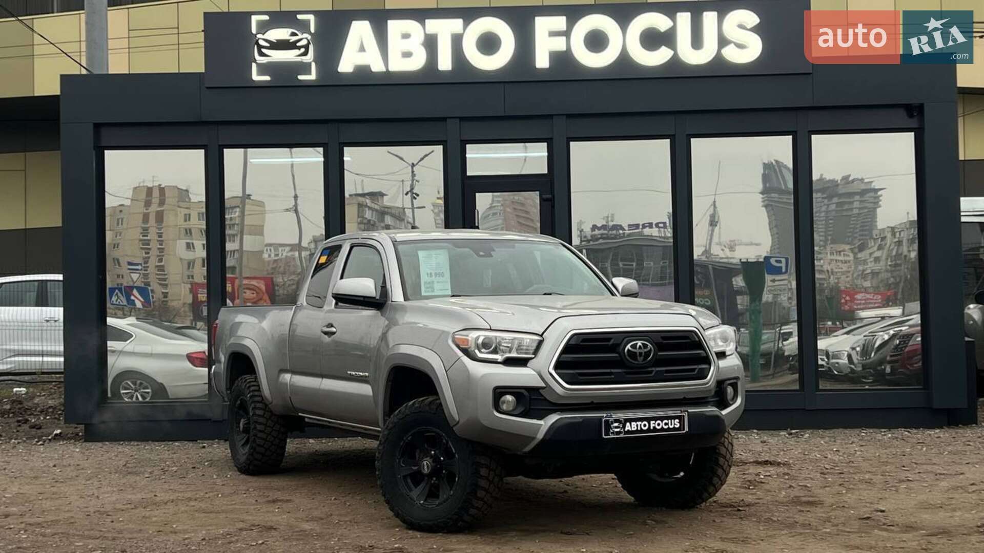 TOYOTA TACOMA 2018