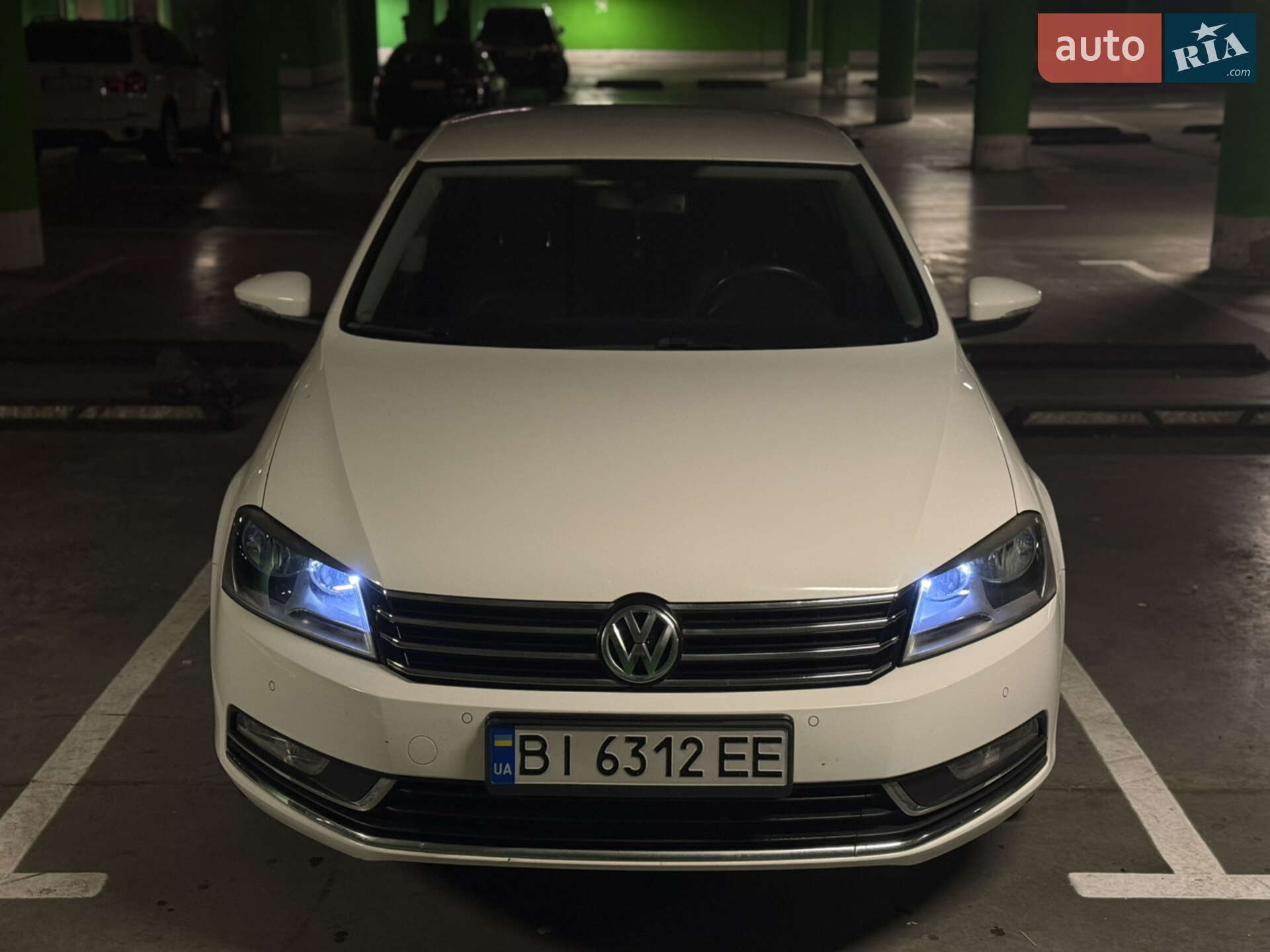 VOLKSWAGEN PASSAT 2011