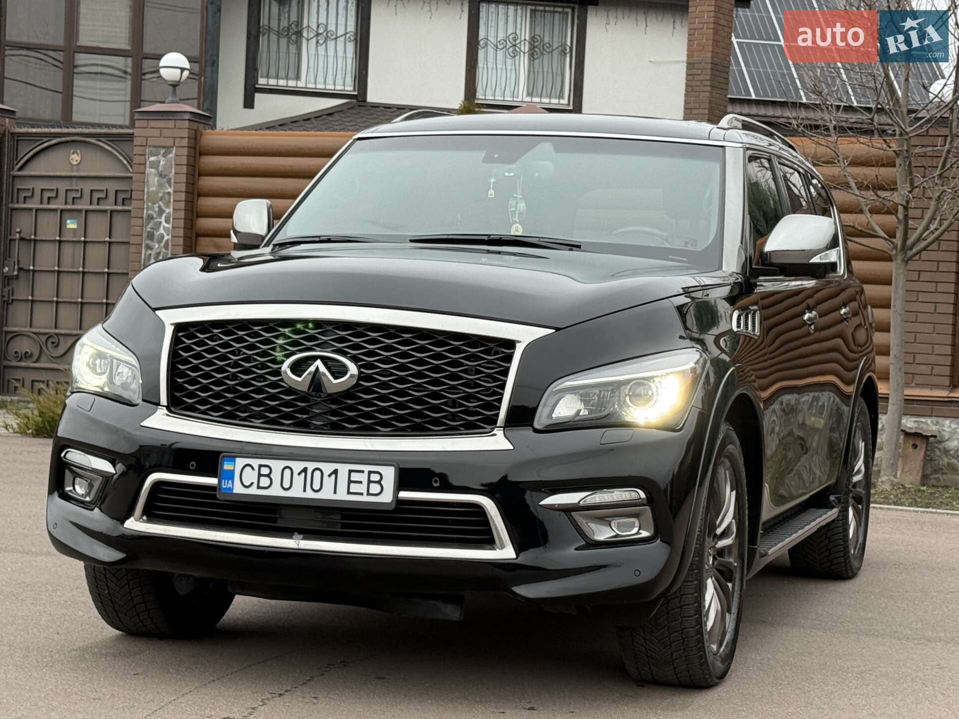 Головне фото звіту автомобіля INFINITI QX80 2015