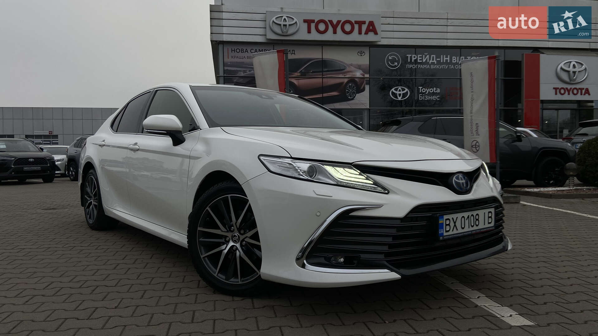 TOYOTA CAMRY