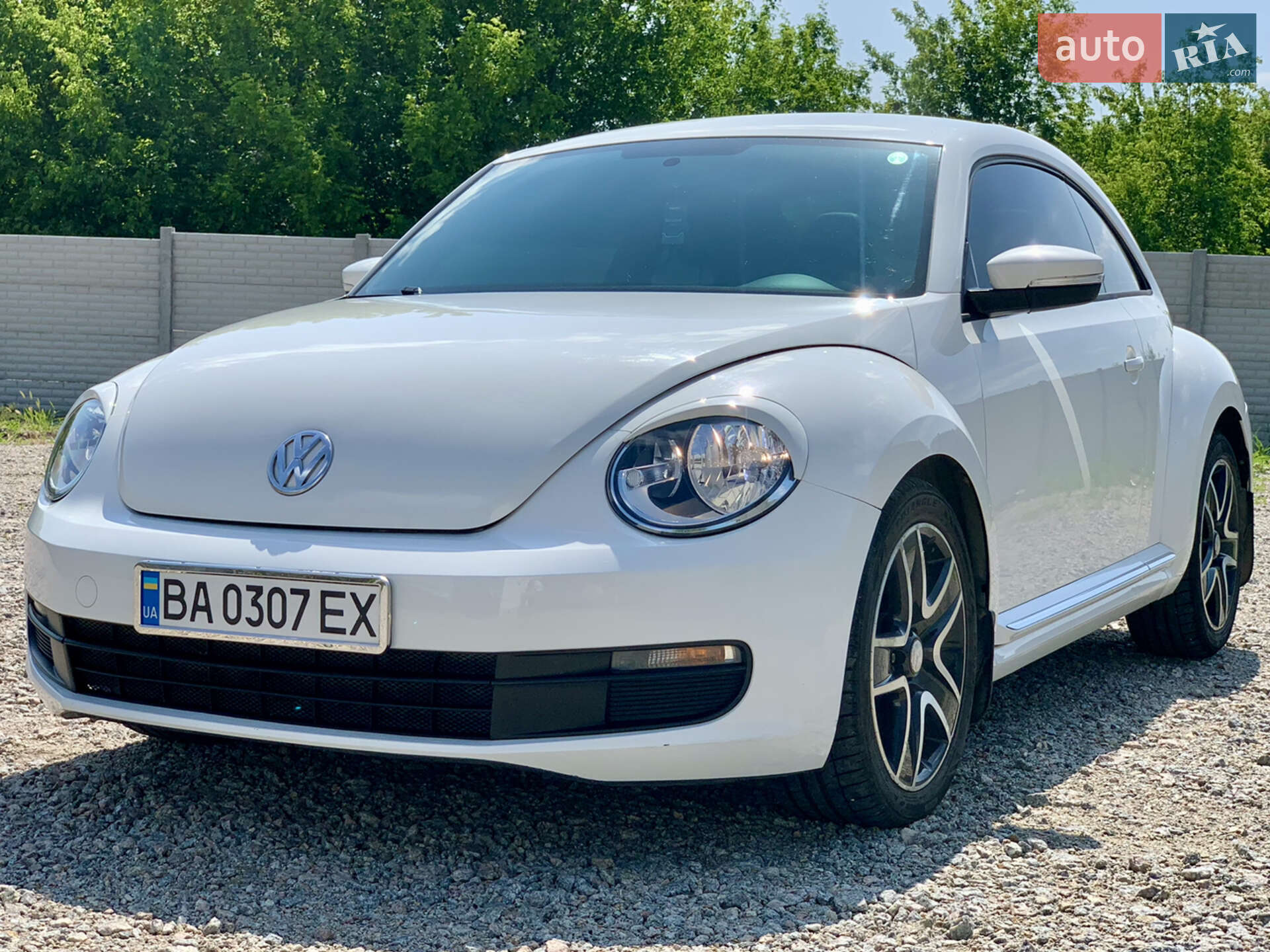 VOLKSWAGEN BEETLE 2012