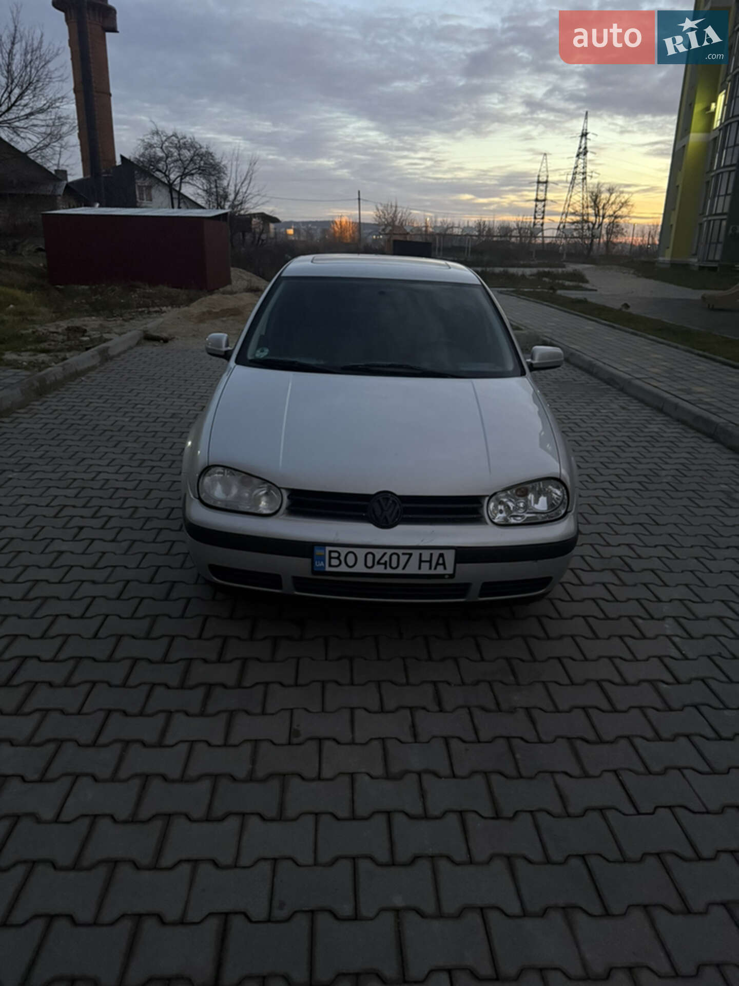 VOLKSWAGEN GOLF