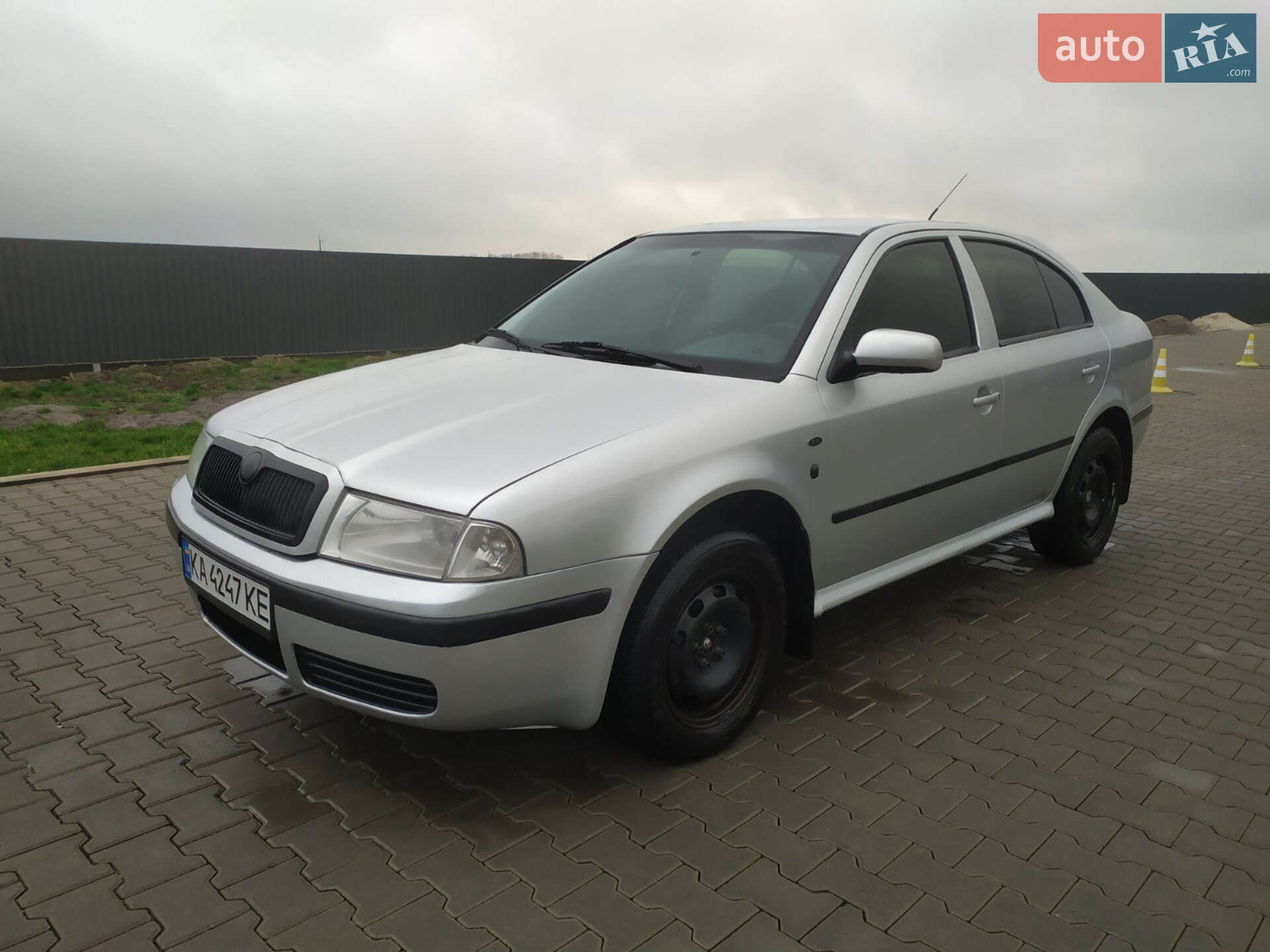 Головне фото звіту автомобіля SKODA OCTAVIA 2002