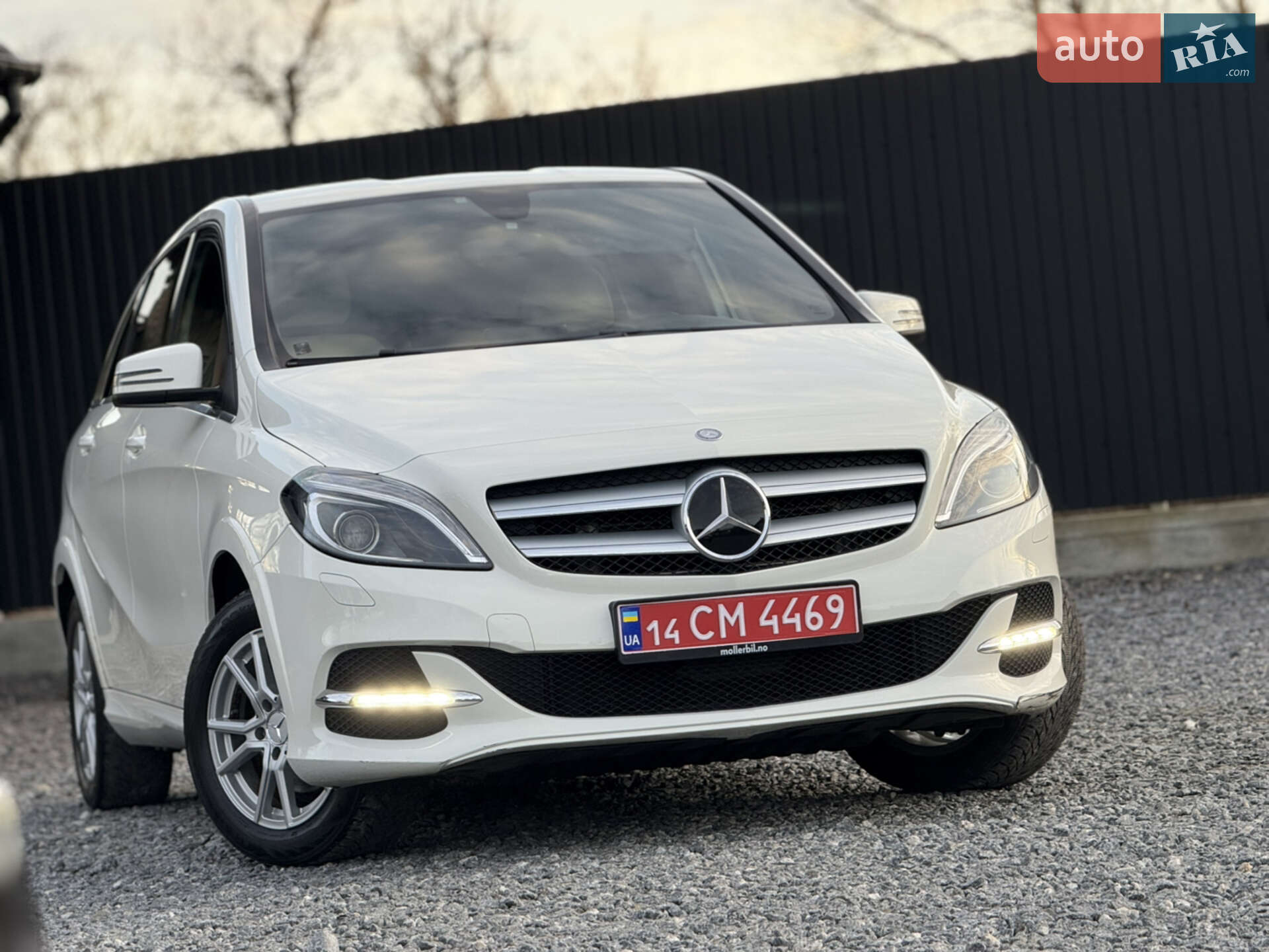 Головне фото звіту автомобіля MERCEDES-BENZ B 250E 2017