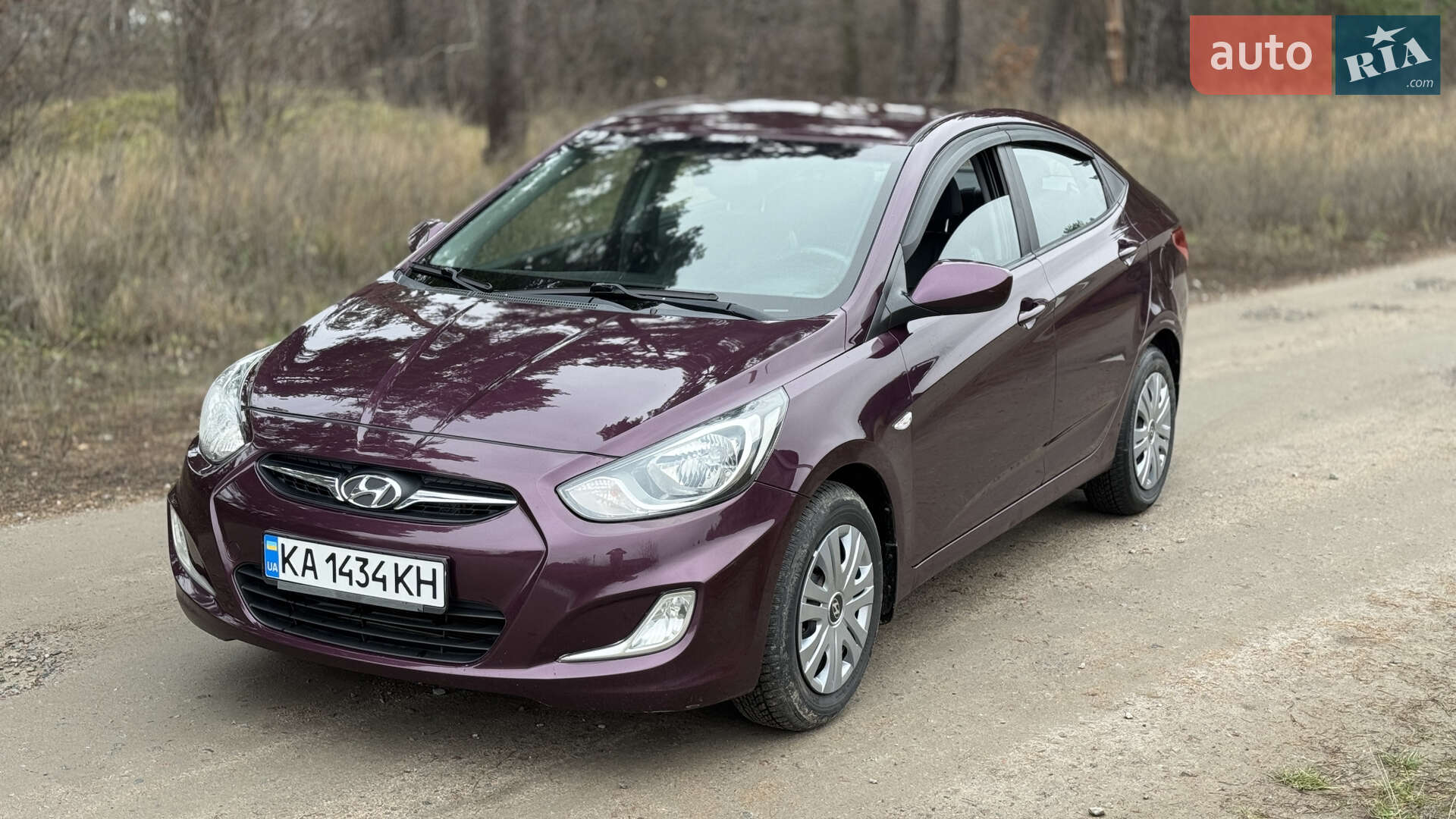 Головне фото звіту автомобіля HYUNDAI ACCENT 2013