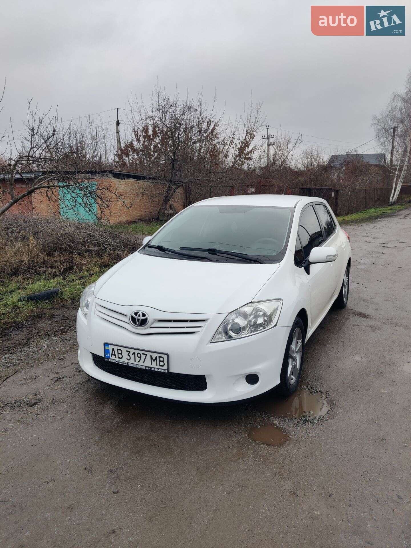 TOYOTA AURIS 2011