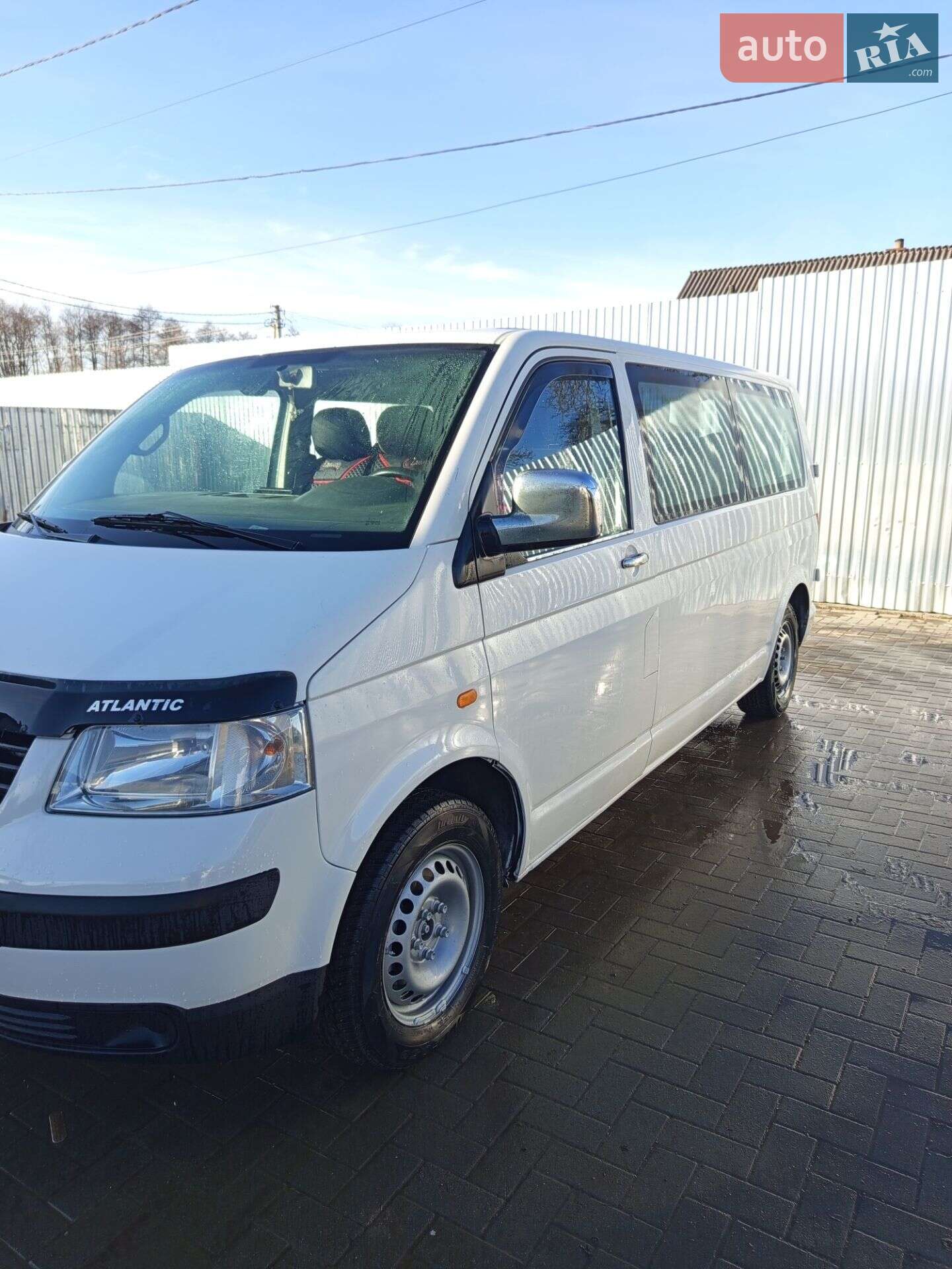 VOLKSWAGEN TRANSPORTER 2004