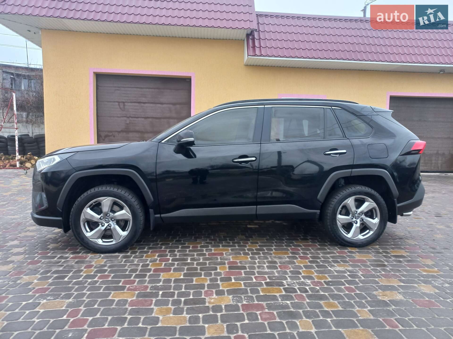 Головне фото звіту автомобіля TOYOTA RAV4 2019