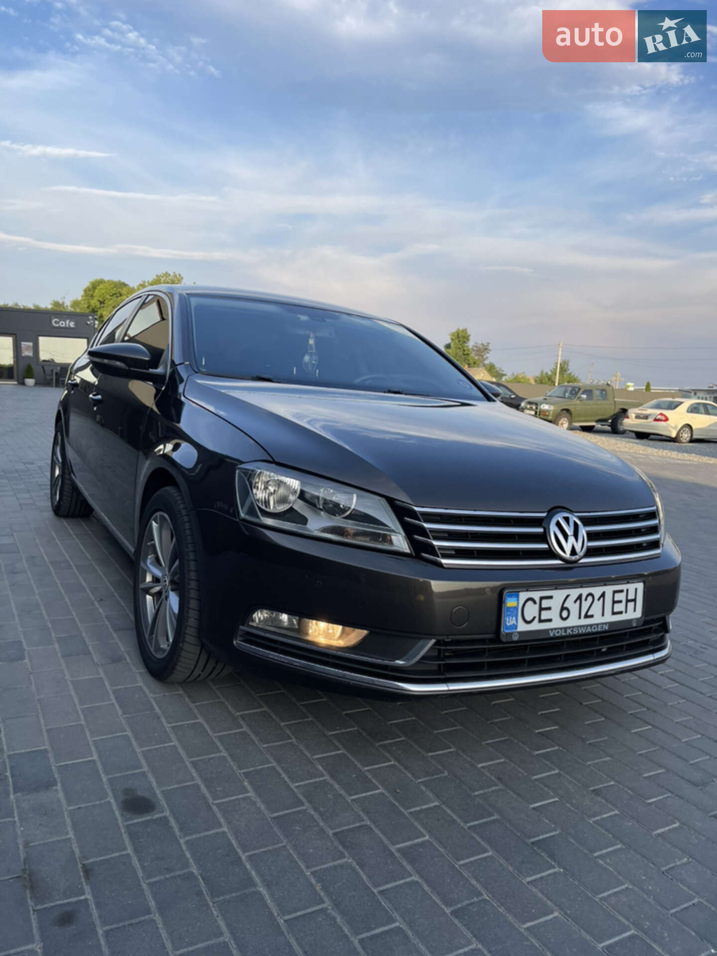 VOLKSWAGEN PASSAT 2012
