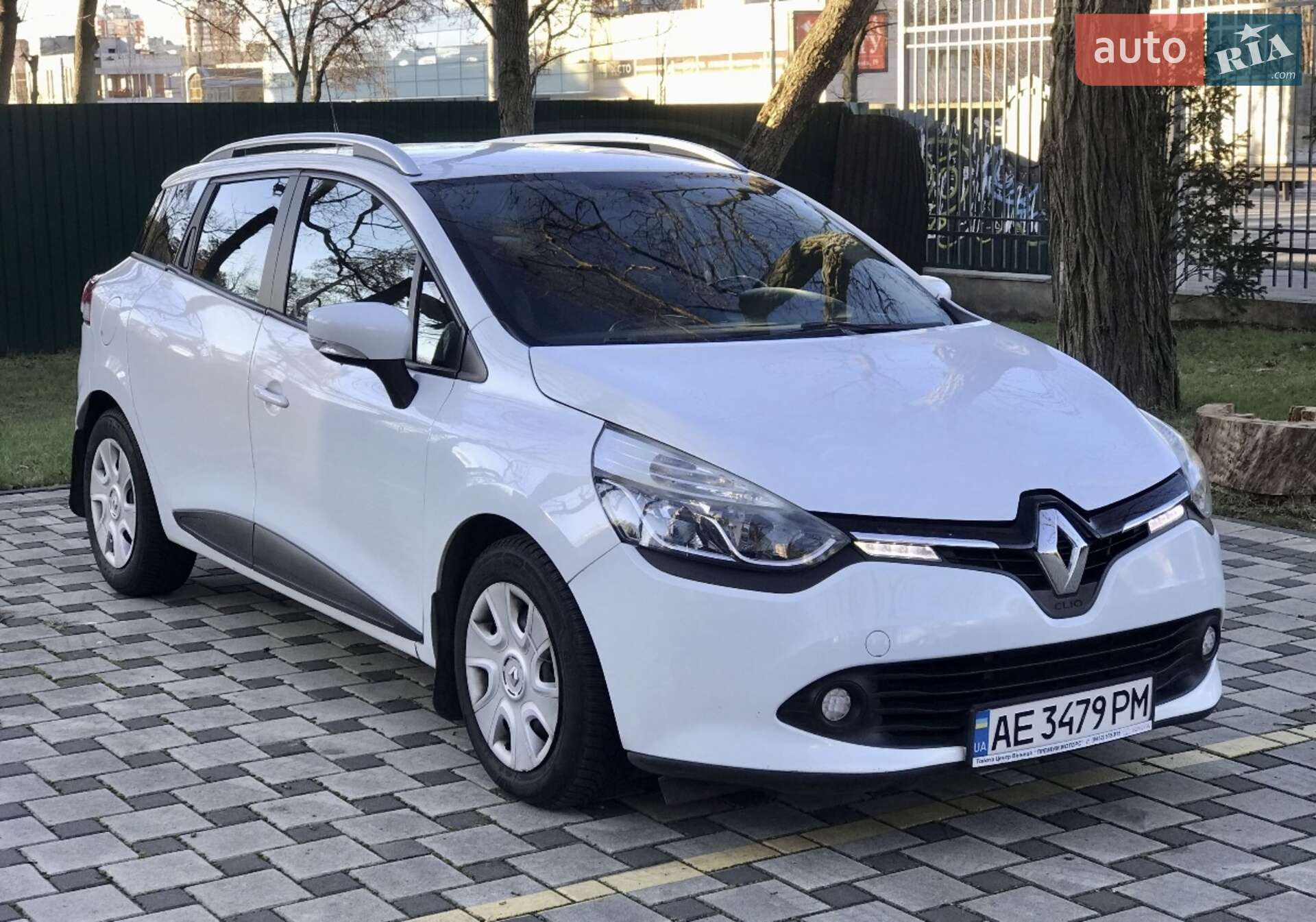 RENAULT CLIO 2015