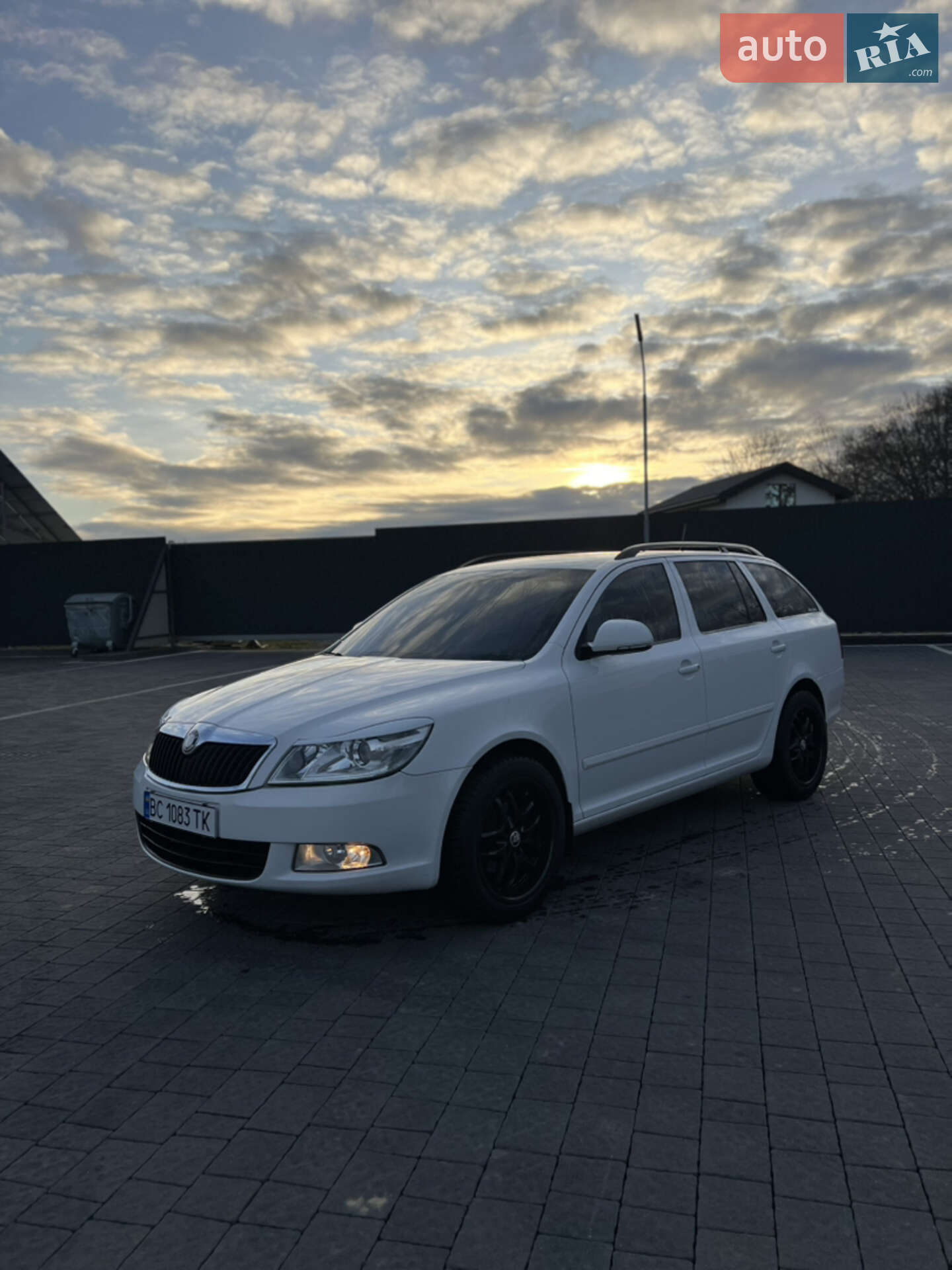 Головне фото звіту автомобіля SKODA OCTAVIA 2012