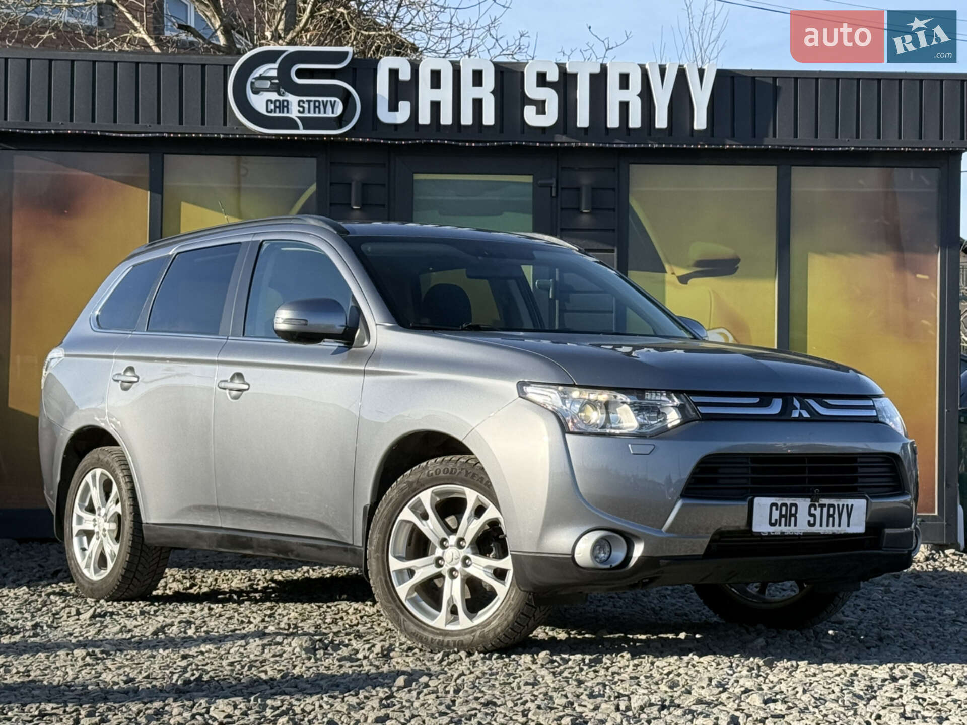 Mitsubishi Outlander 2013