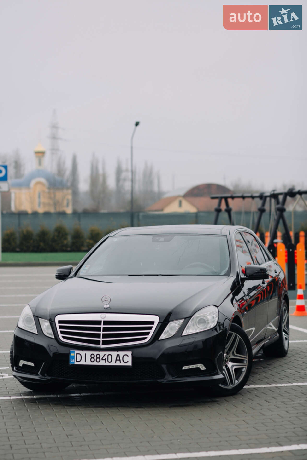 MERCEDES-BENZ E 300 2011