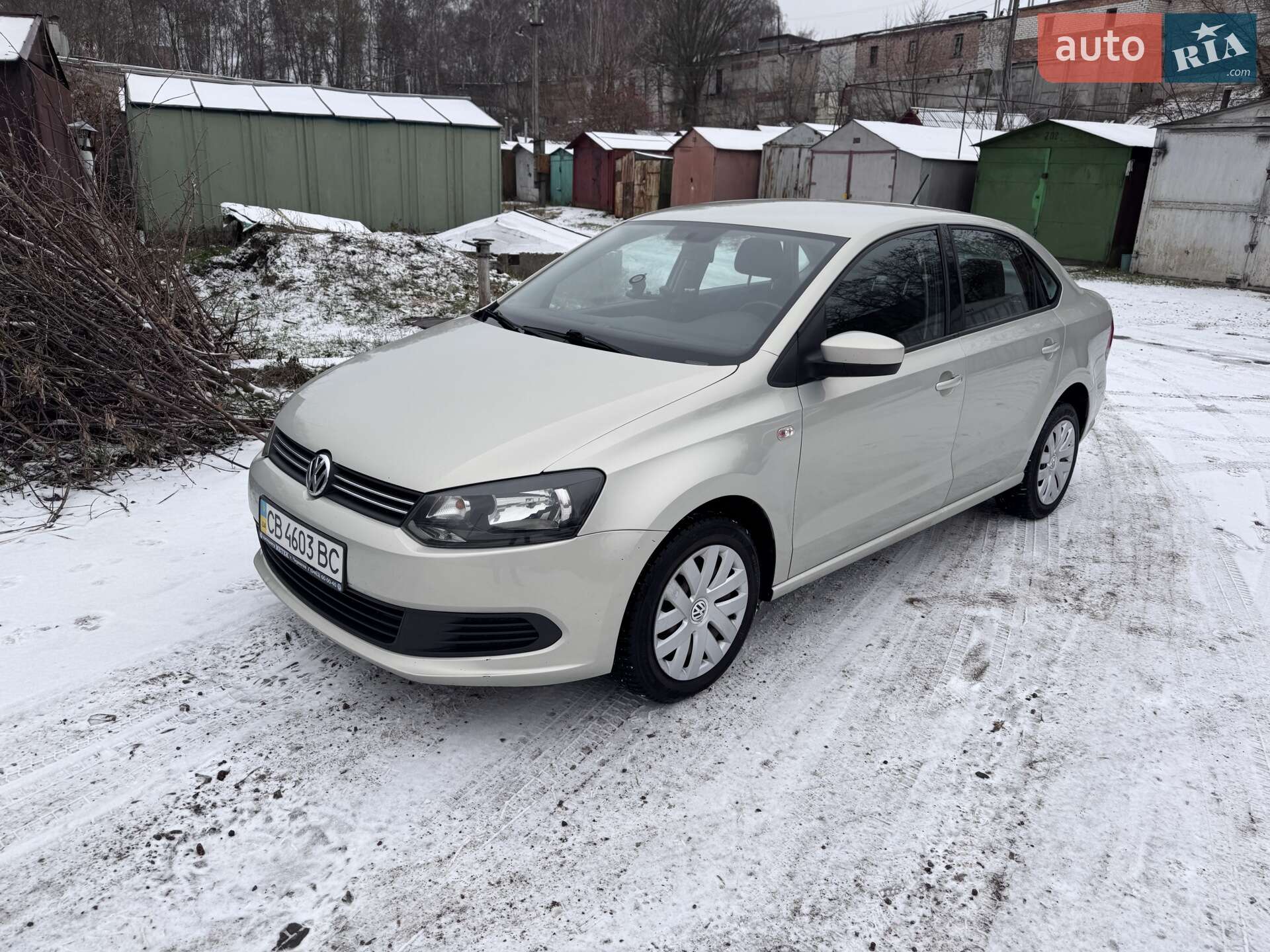 VOLKSWAGEN POLO 2013